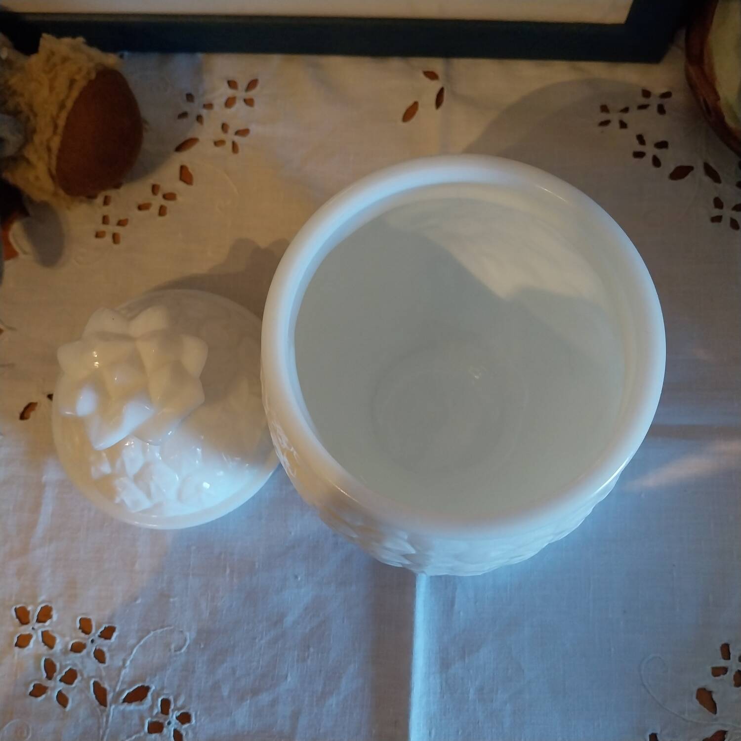Gros pot ,bonbonnière en forme d'ananas en opaline vintage