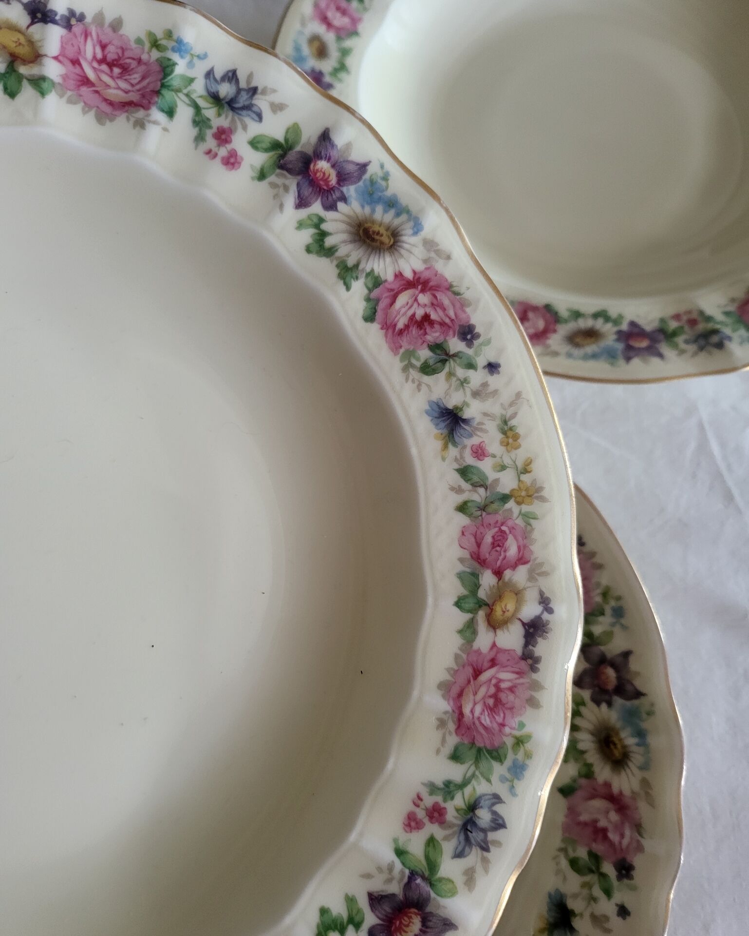 Limoges Bernardaud 4 Deep Plates in porcelain