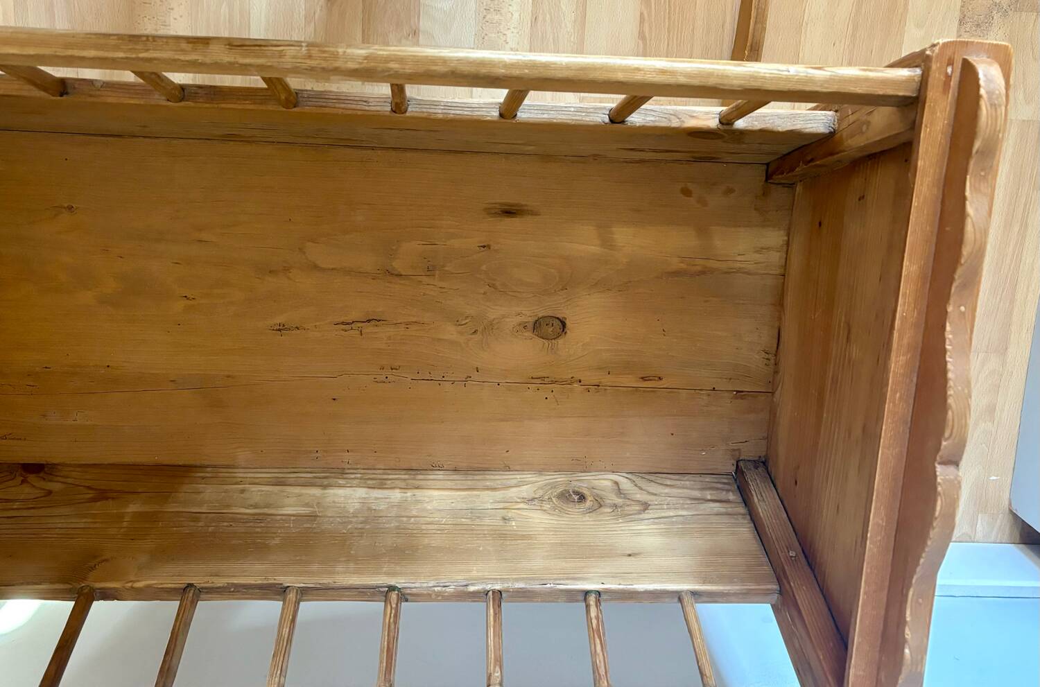 Lit bébé ancienne à bois