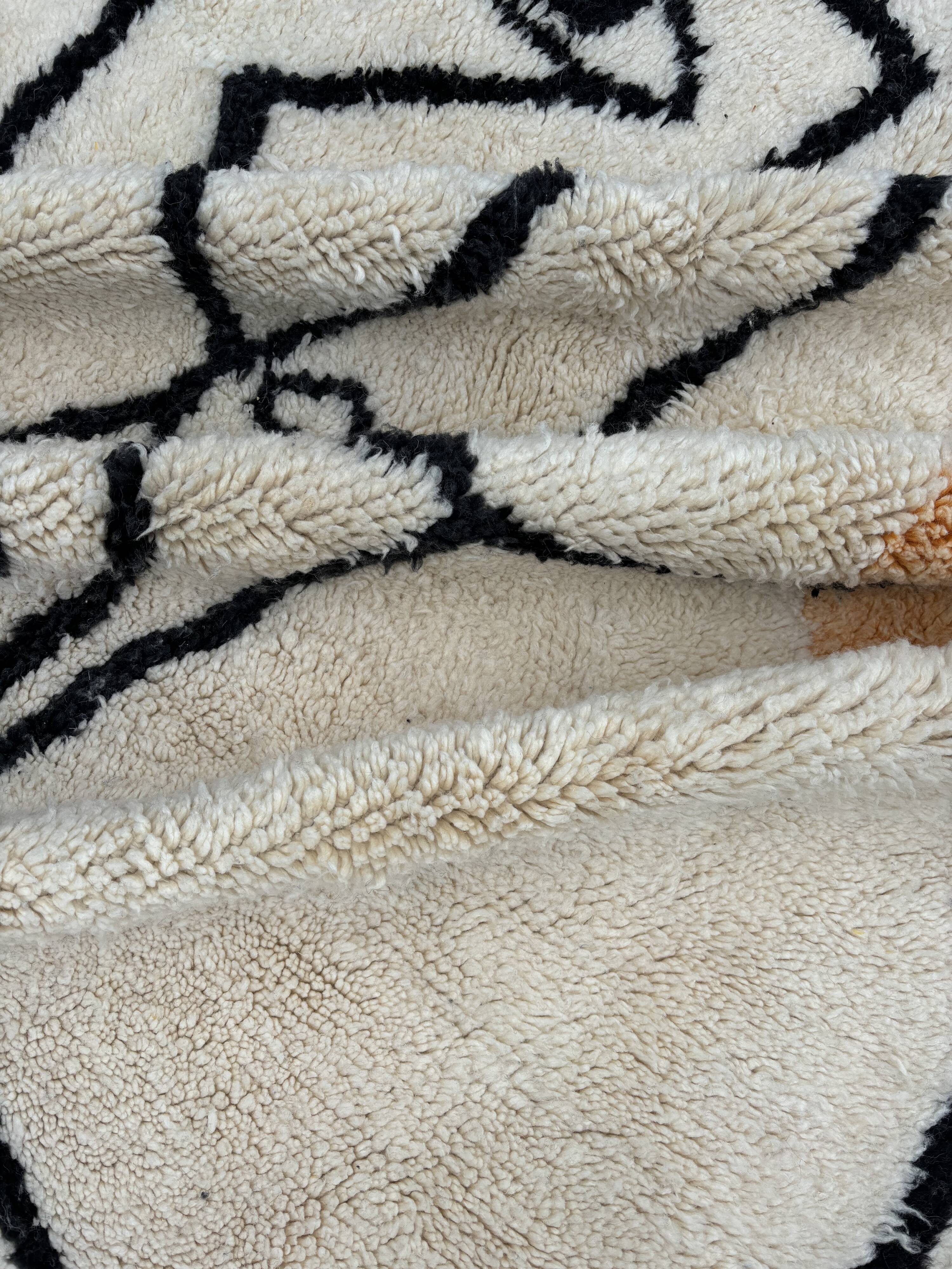 Large Beni ourain Berber carpet