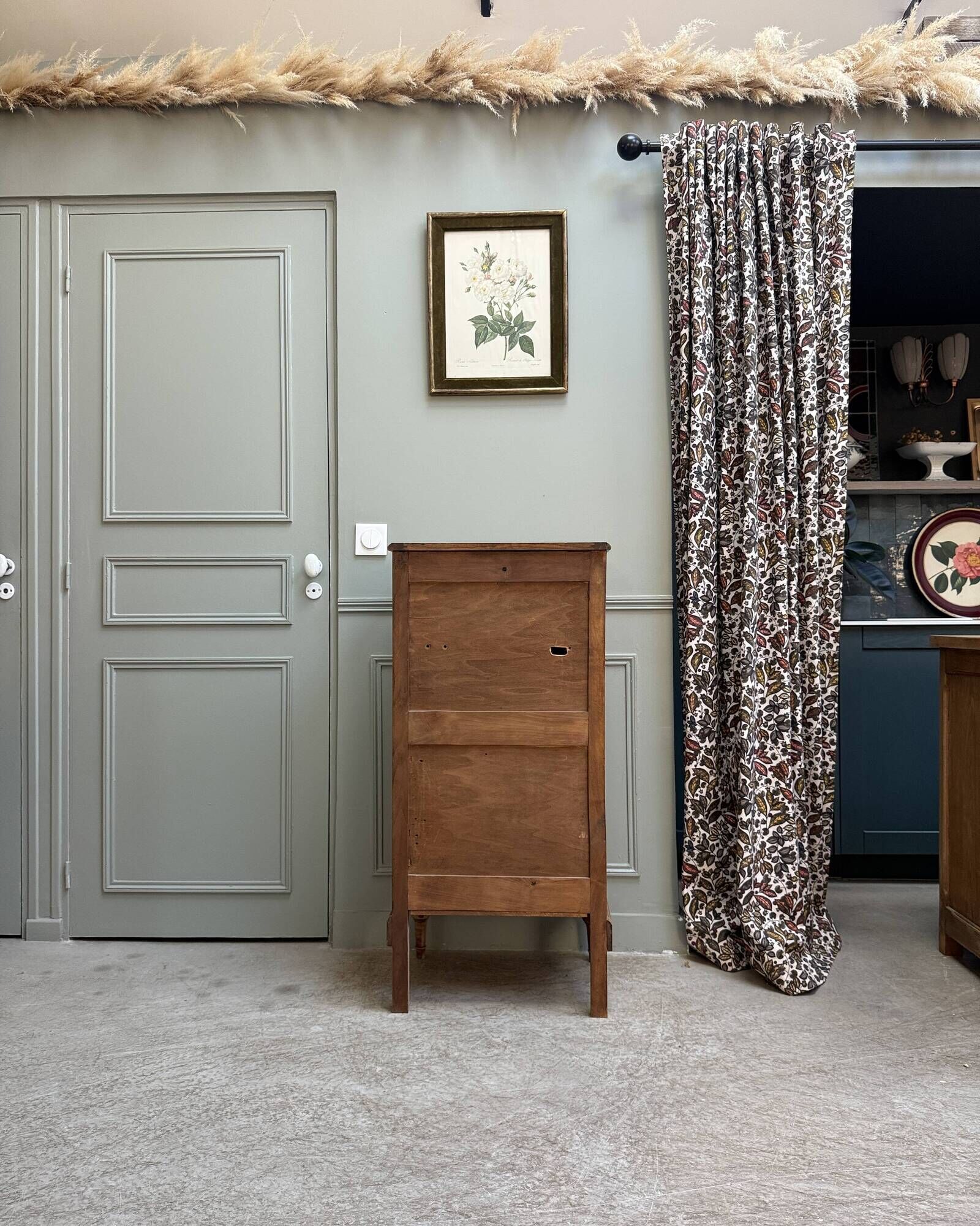 Small high buffet in walnut (renovated)