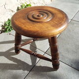 Tabouret tripode en bois tourné