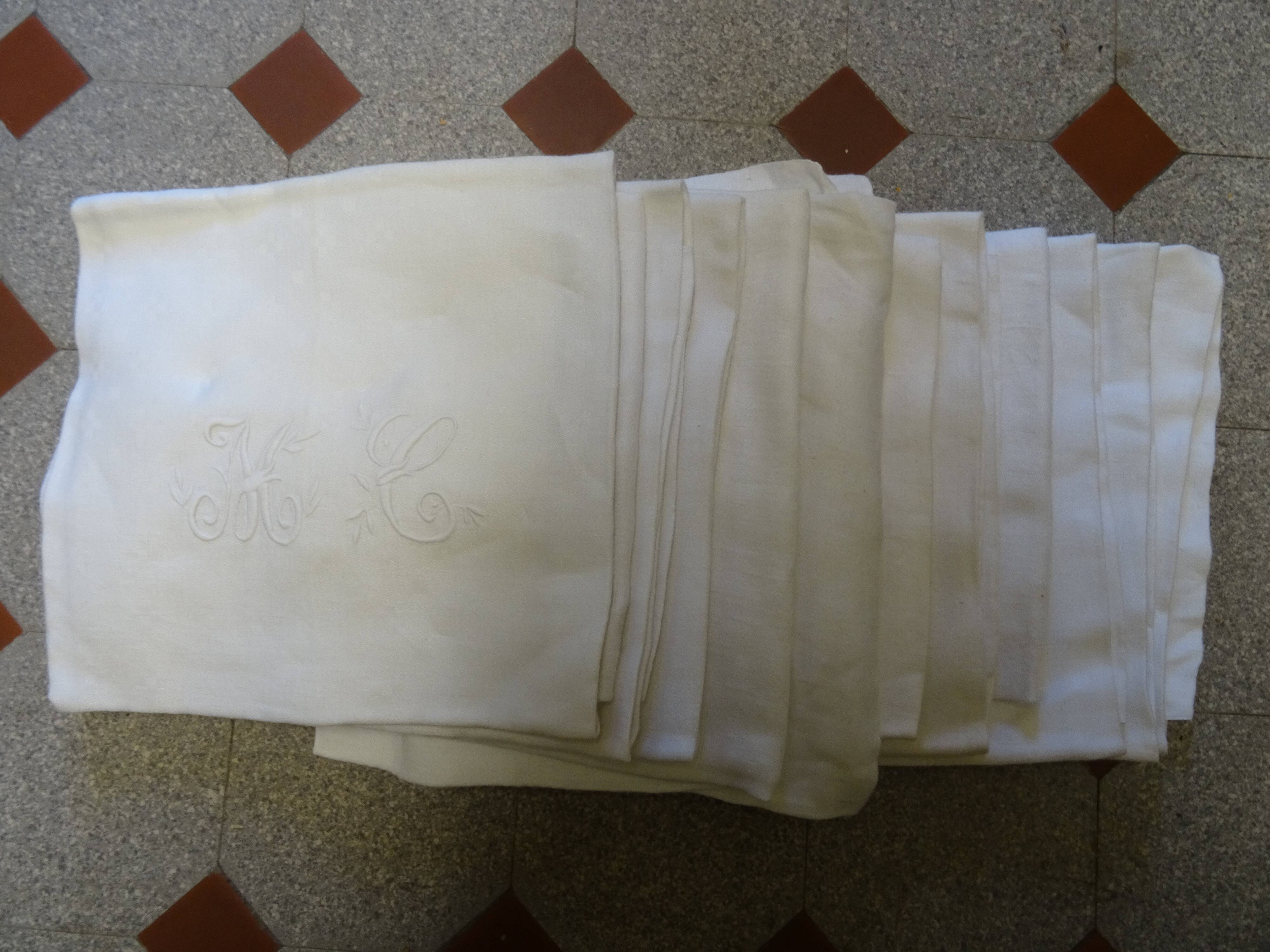 Lot of 12 monogrammed towels