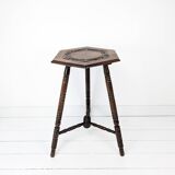 Vintage Table d'Appoint Tripode Polygone Sculpté à la main Tourné en bois massif Travail manuel Grün