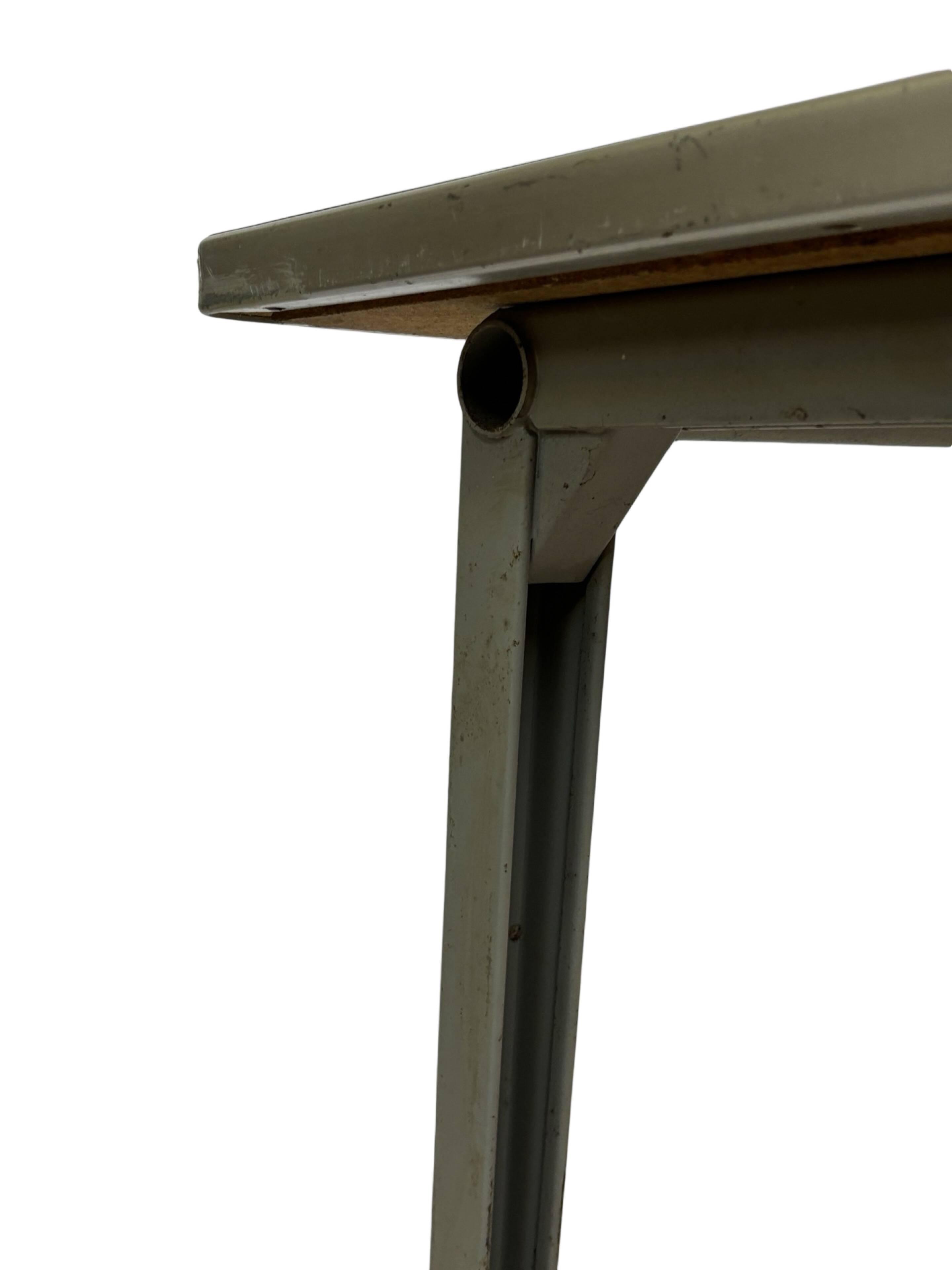 Vintage Reform dining table design Friso Kramer Ahrend de Cirkel