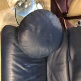 Paolo Piva's Italian leather sofa with rotating round glass shelves, 1980