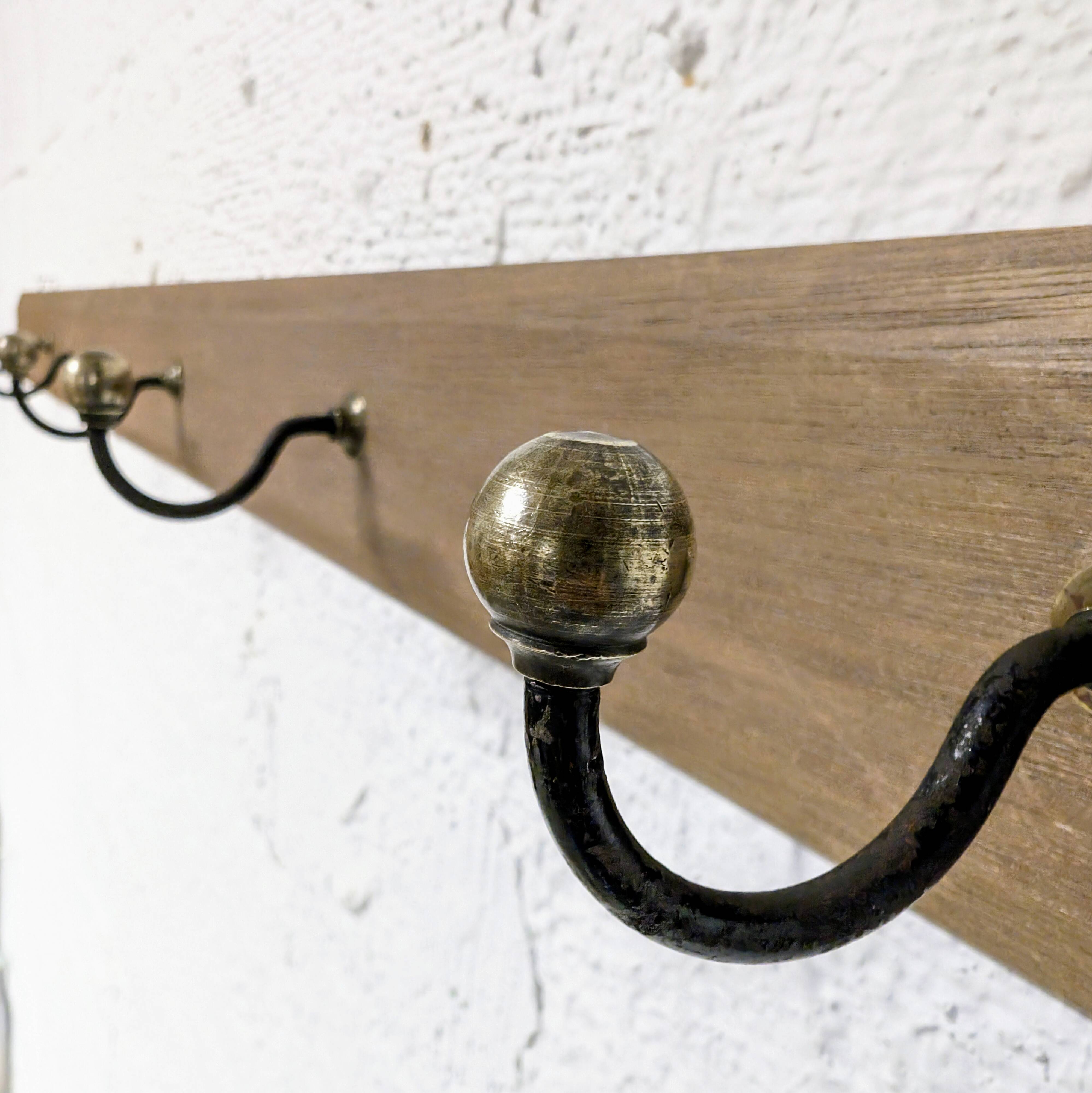 6-hook wall-mounted coat rack