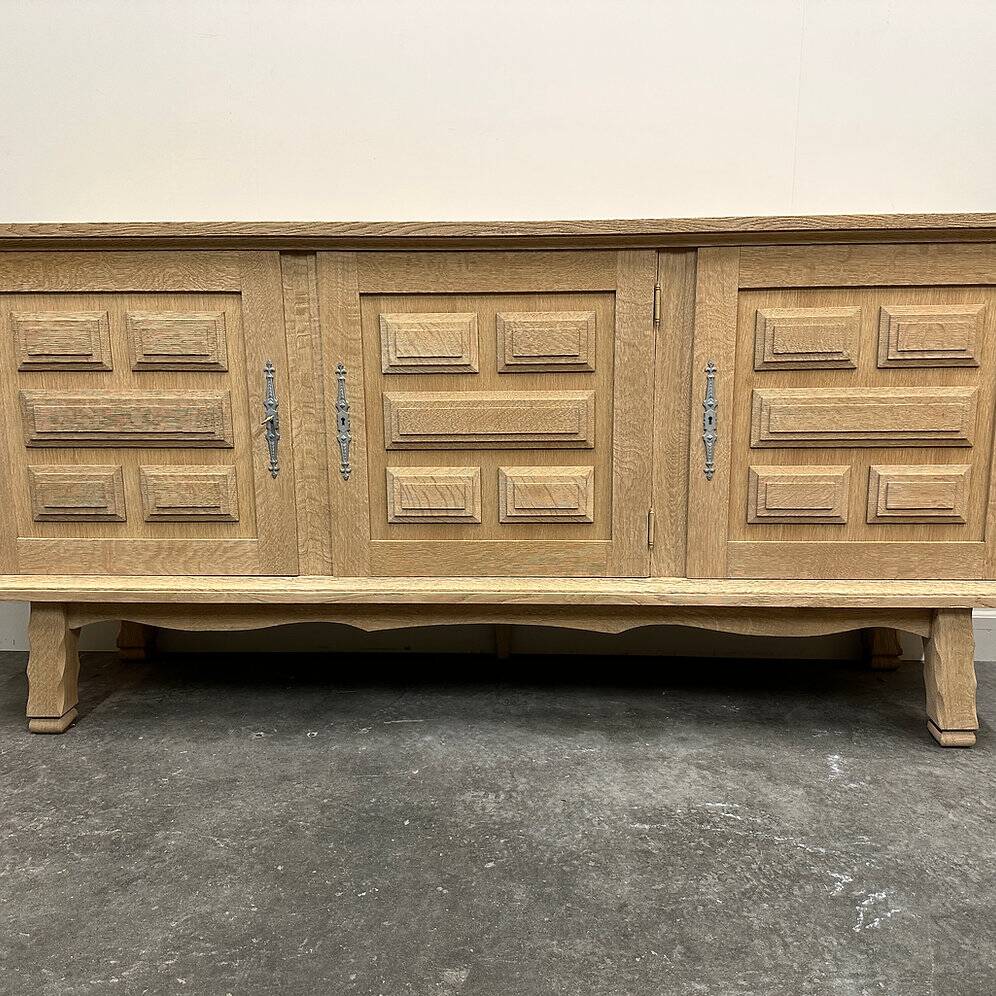 Buffet vintage en chêne sablé avec pieds compas festonnés, années 1960