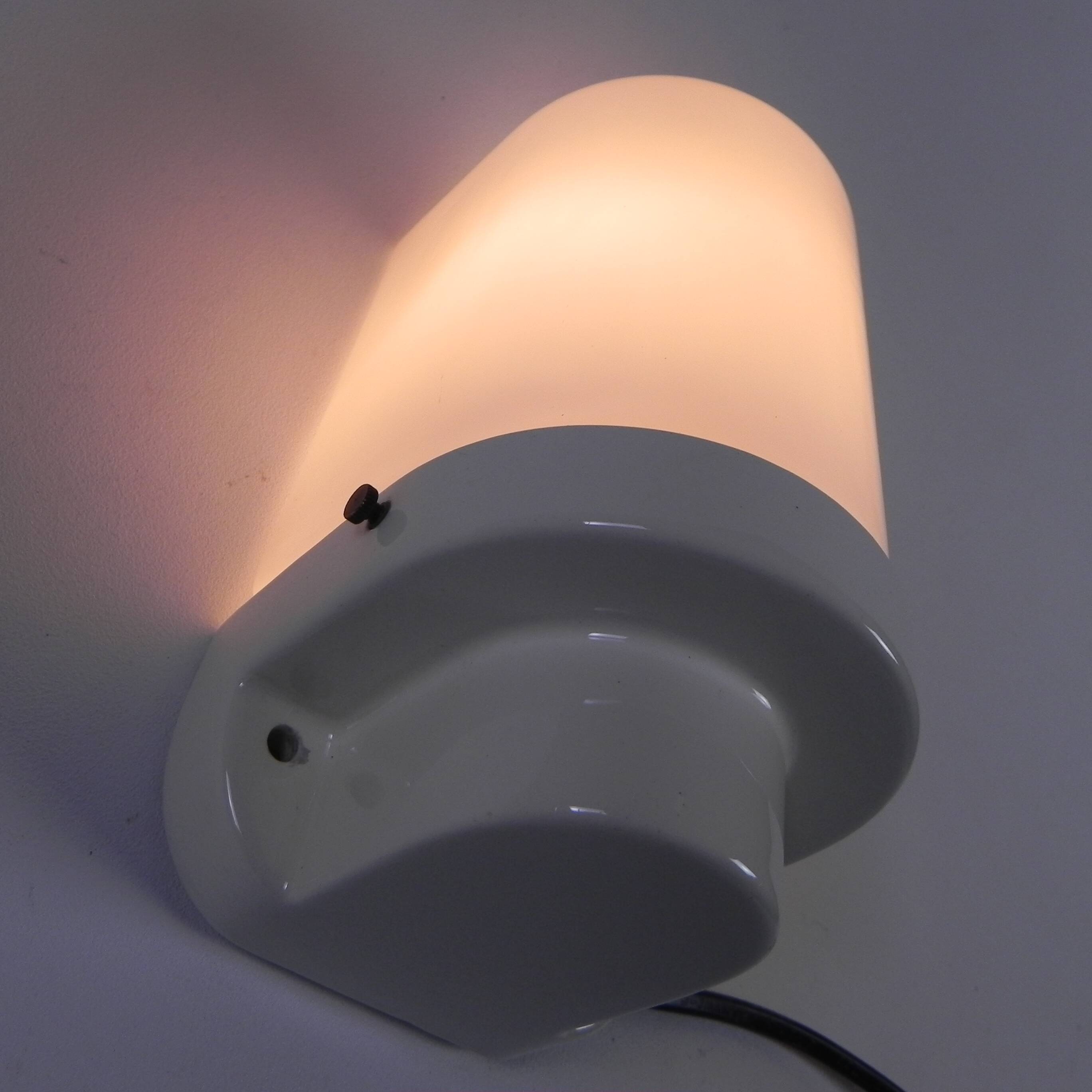 Art Deco wall lamp with porcelain holder, 1930s