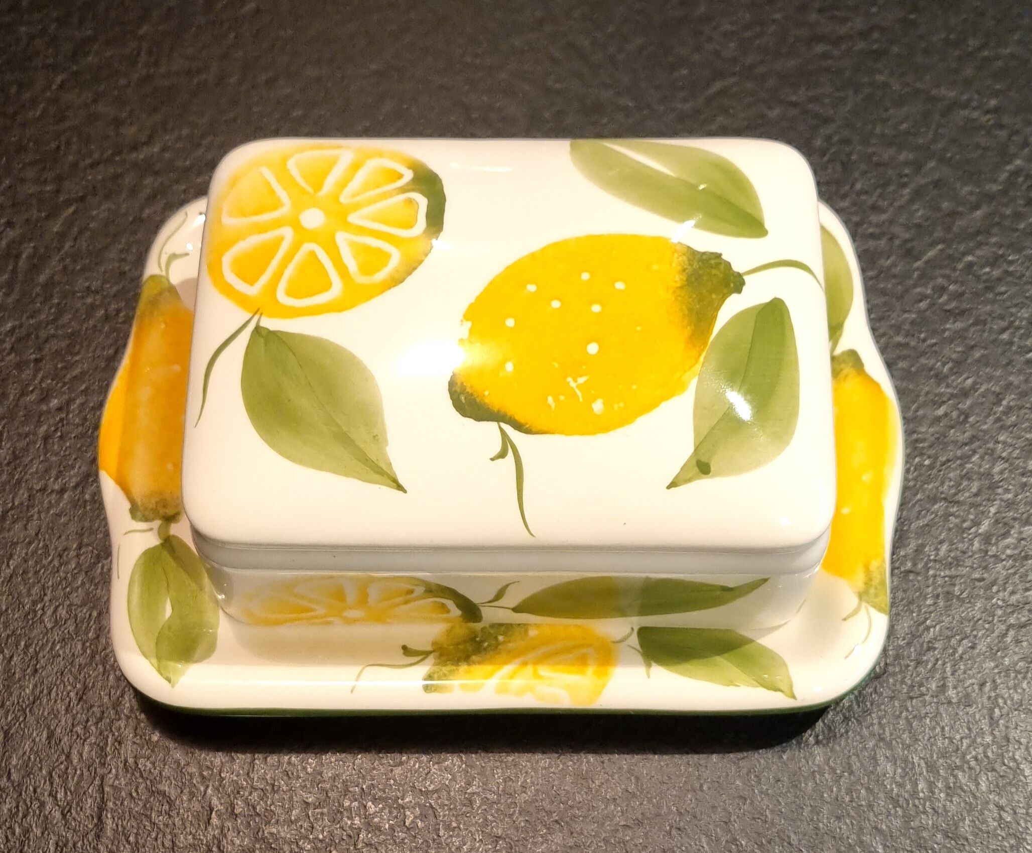 Lemon décor butter dish