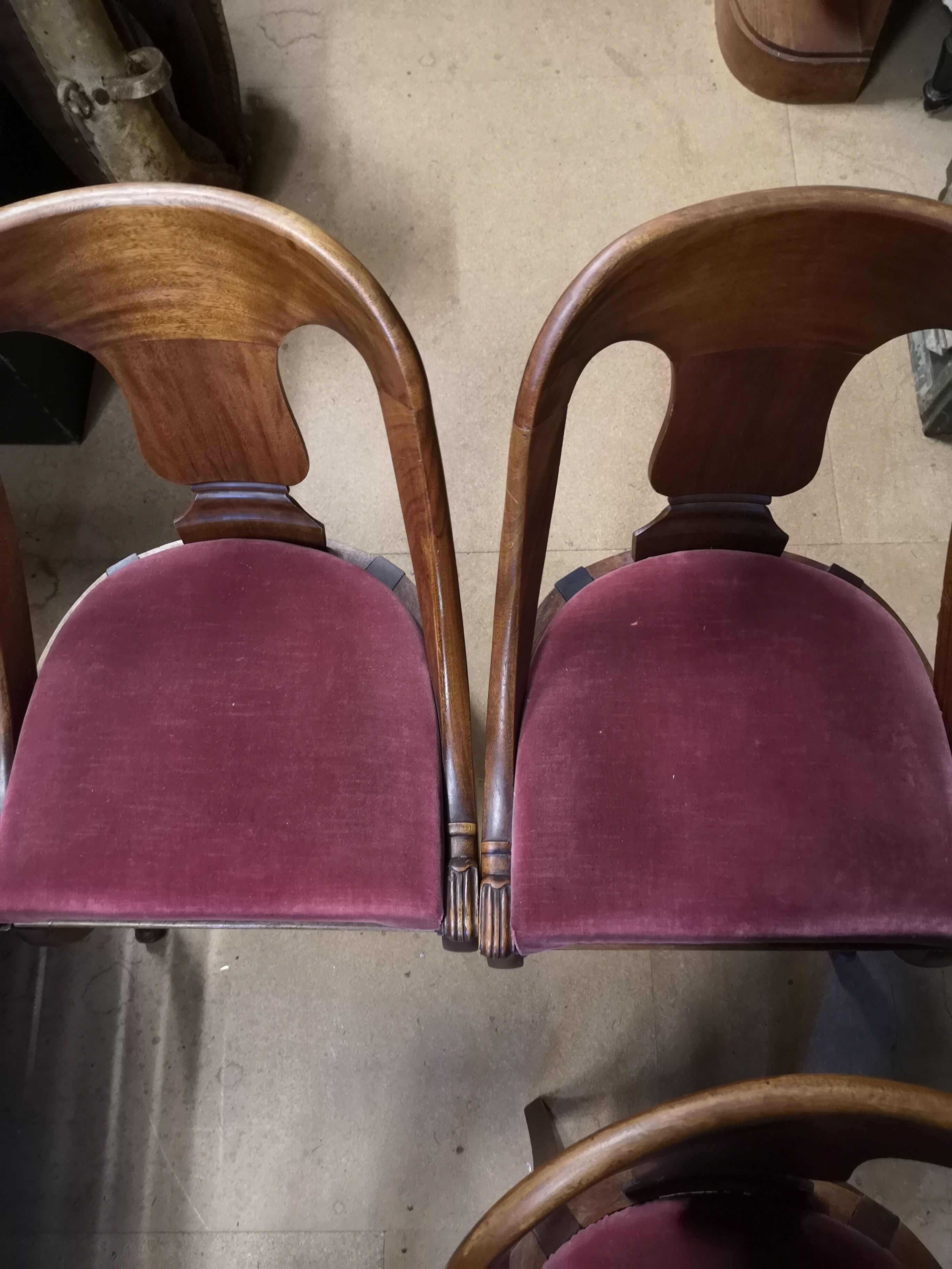 Lot of 4 chairs