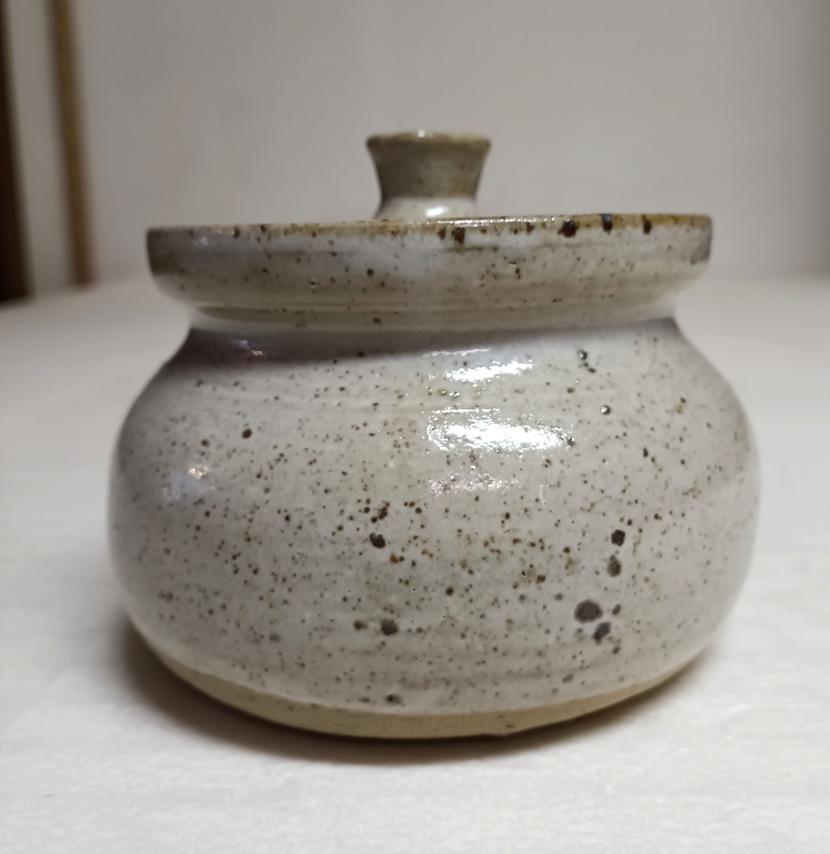 Glazed stoneware sugar
