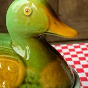 Terrine en barbotine canard vintage