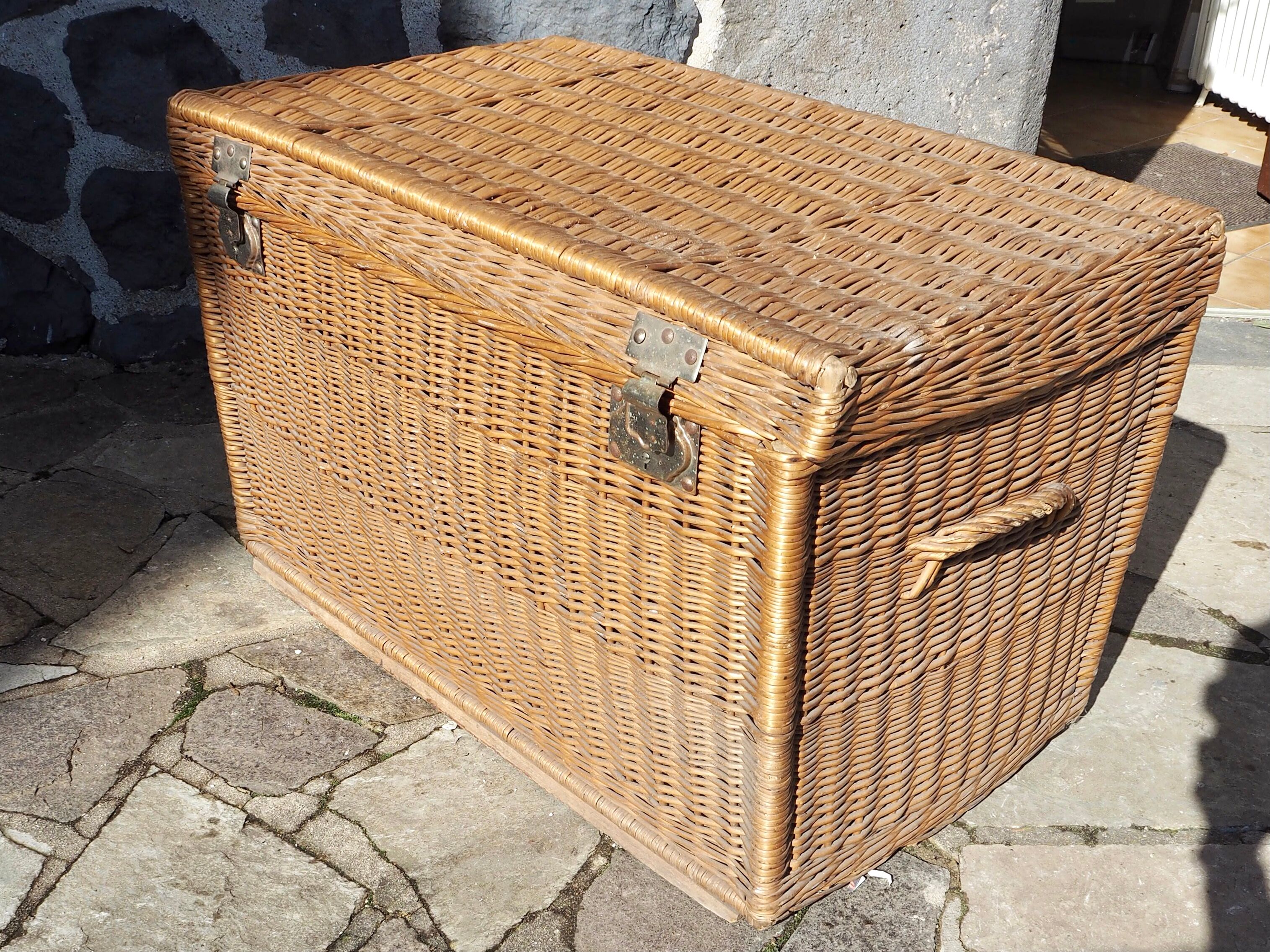 XXL wicker trunk