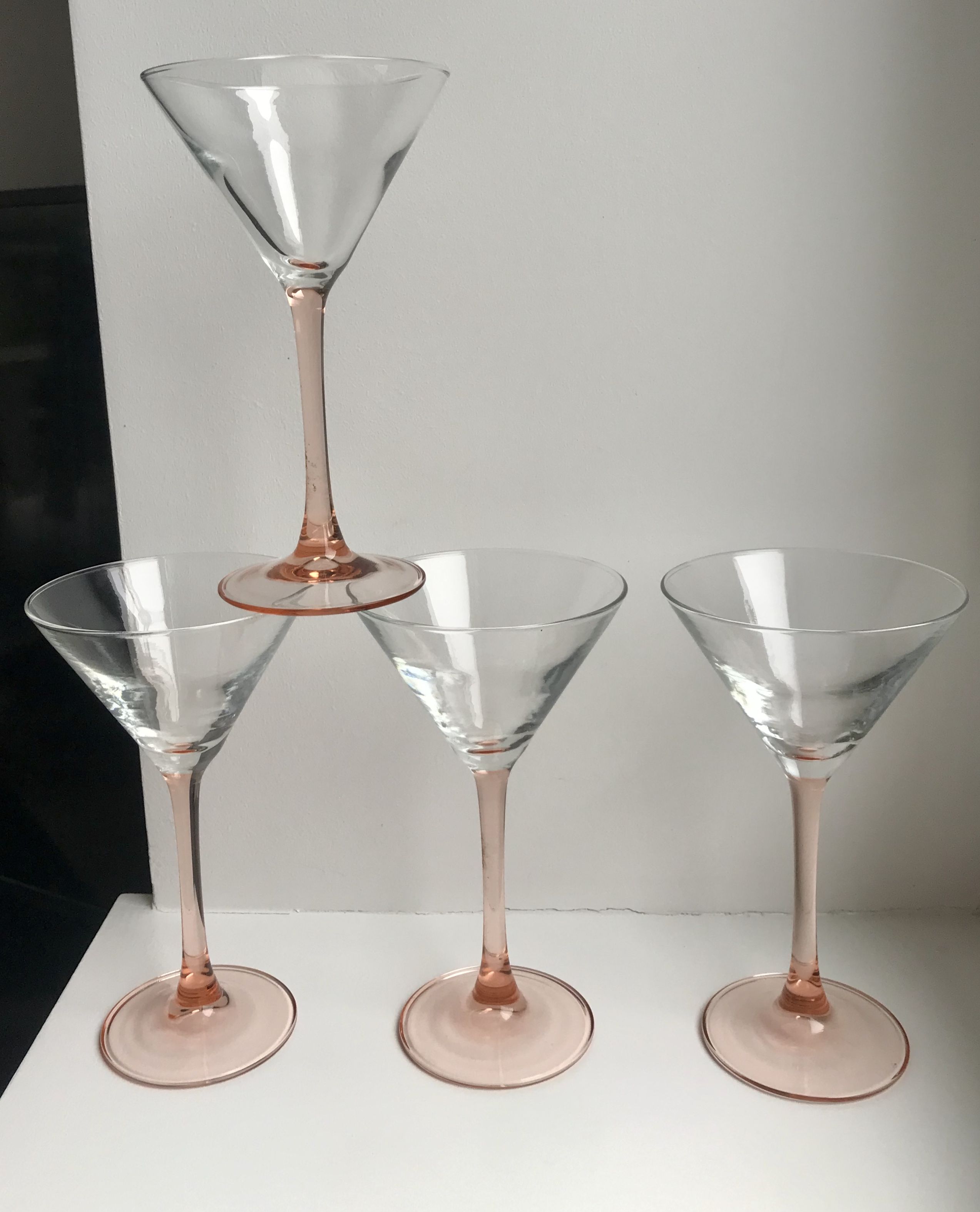 Set of 4 pink-footed cocktail glasses 70s