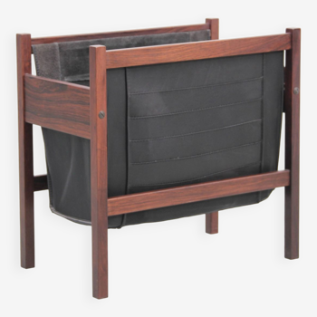 Scandinavian magazine rack in Rio rosewood and leather