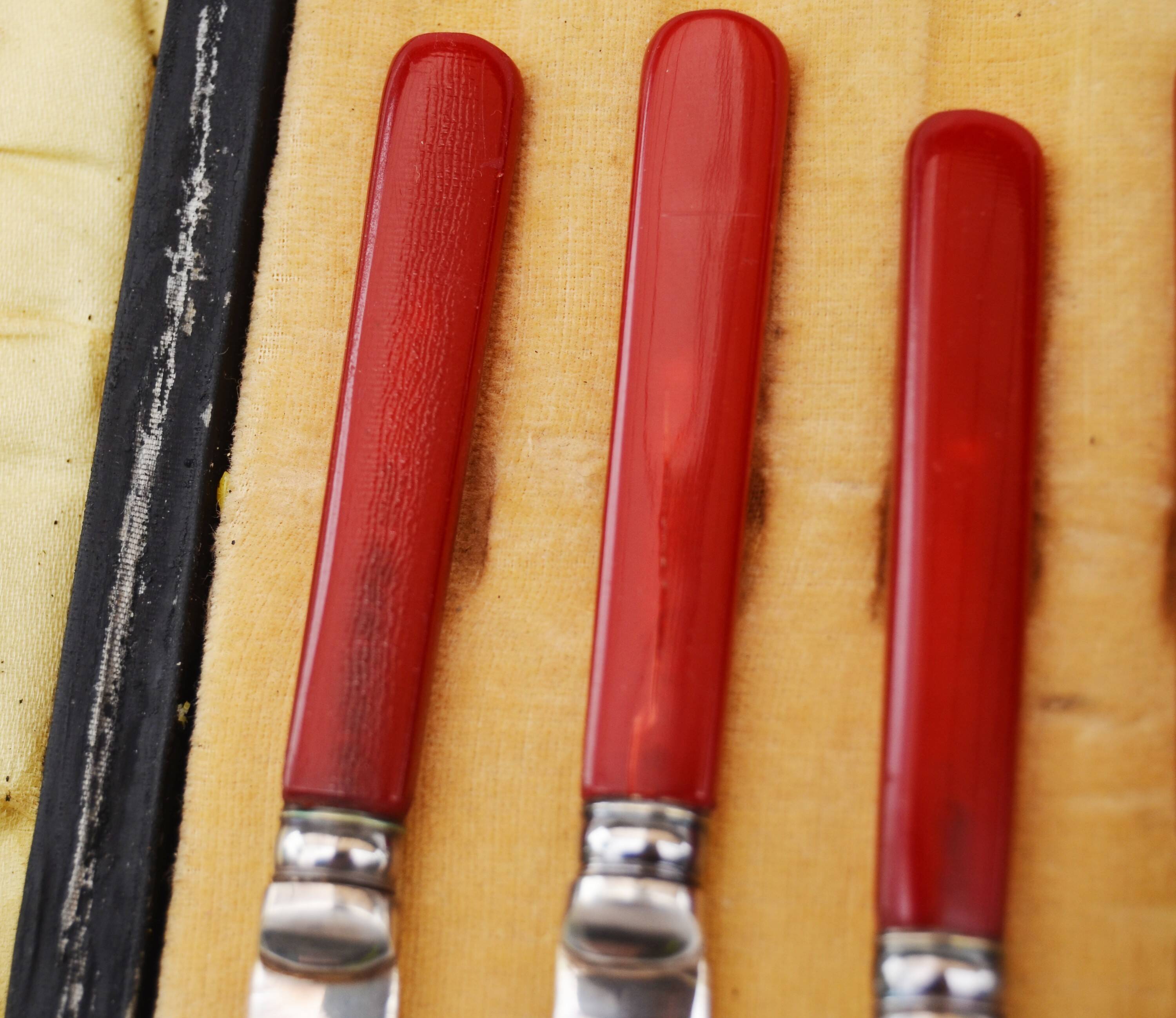 Art Deco Silver Plated Cased Butter or Breakfast Knifes