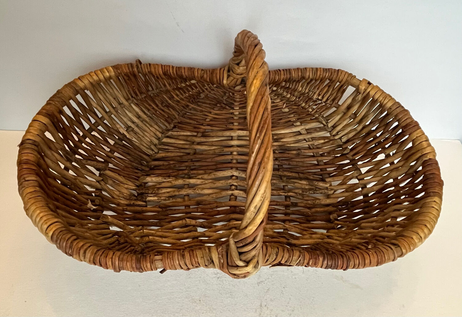 Small wicker basket