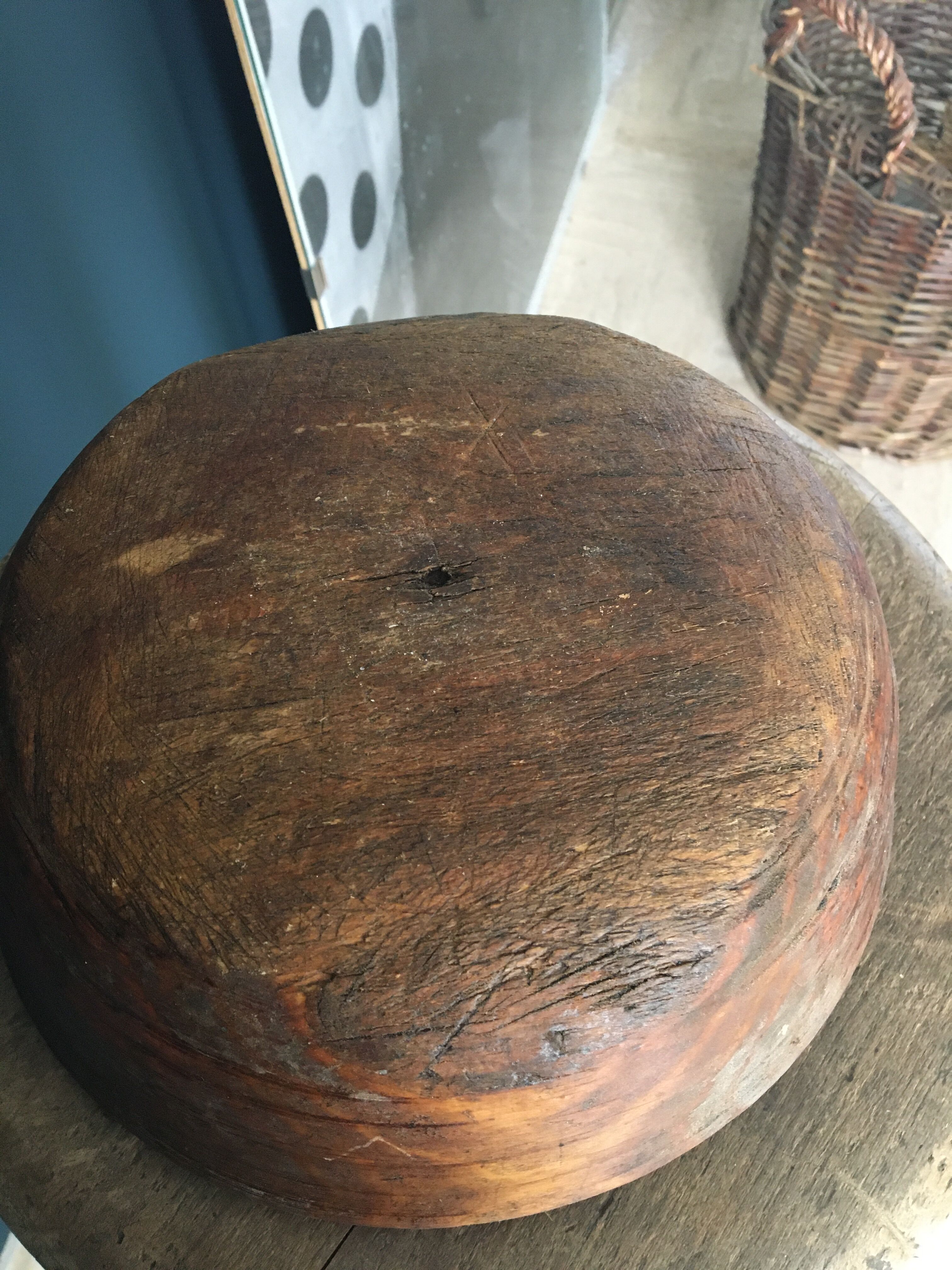 Crafted raw wood jatte