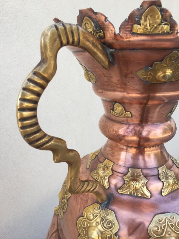 Amphore en cuivre rouge et laiton décor oriental mauresque art