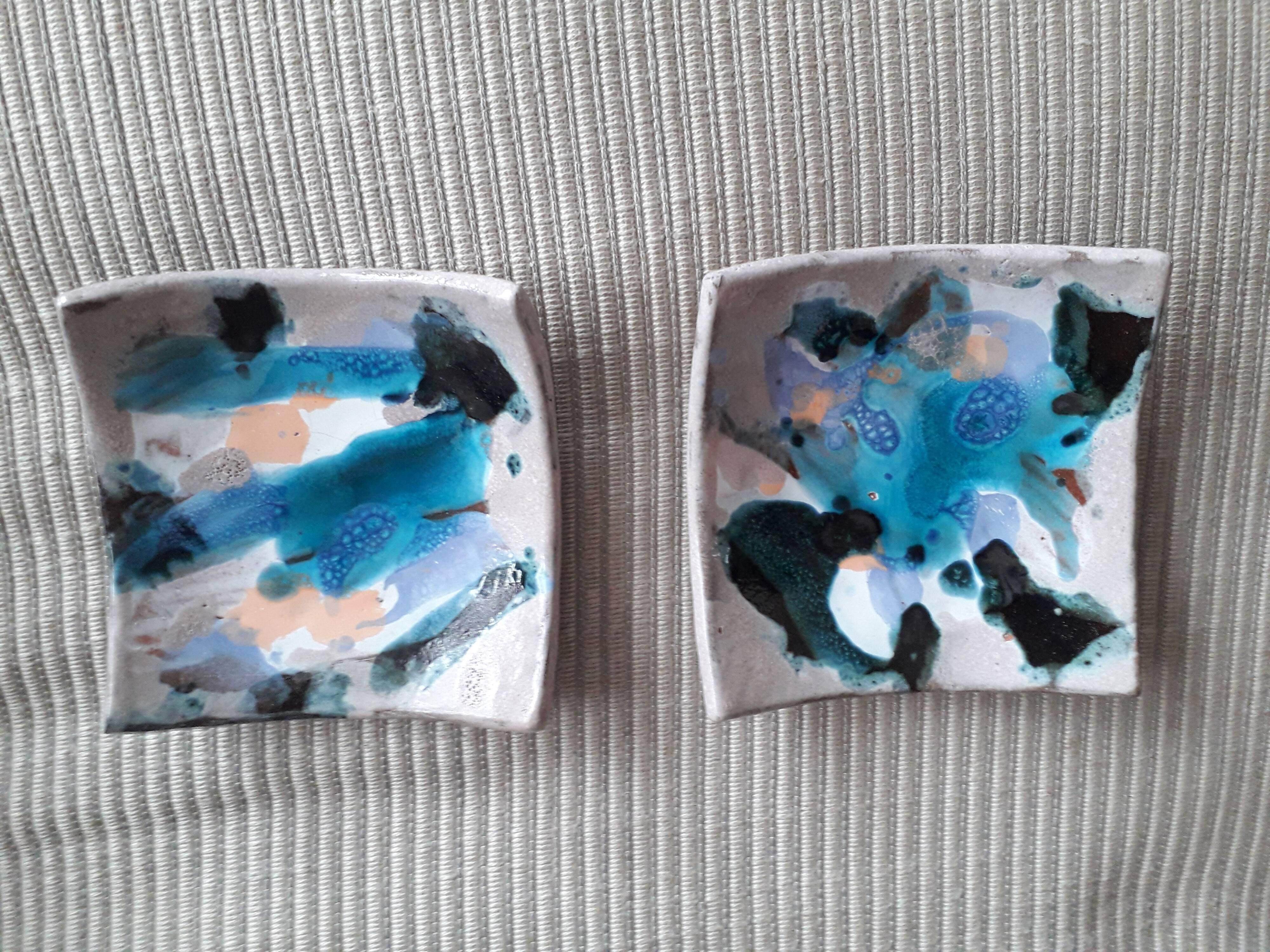 1 set of 2 Corsican ceramic pocket emptiers