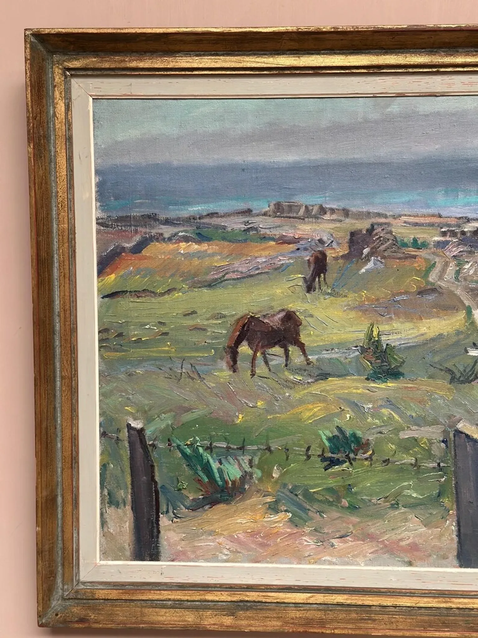 Original Swedish Oil on Canvas – "Coastal Scene with Horses" by Georg Lodström – Signed – 1947 – Framed – 77 × 66 cm