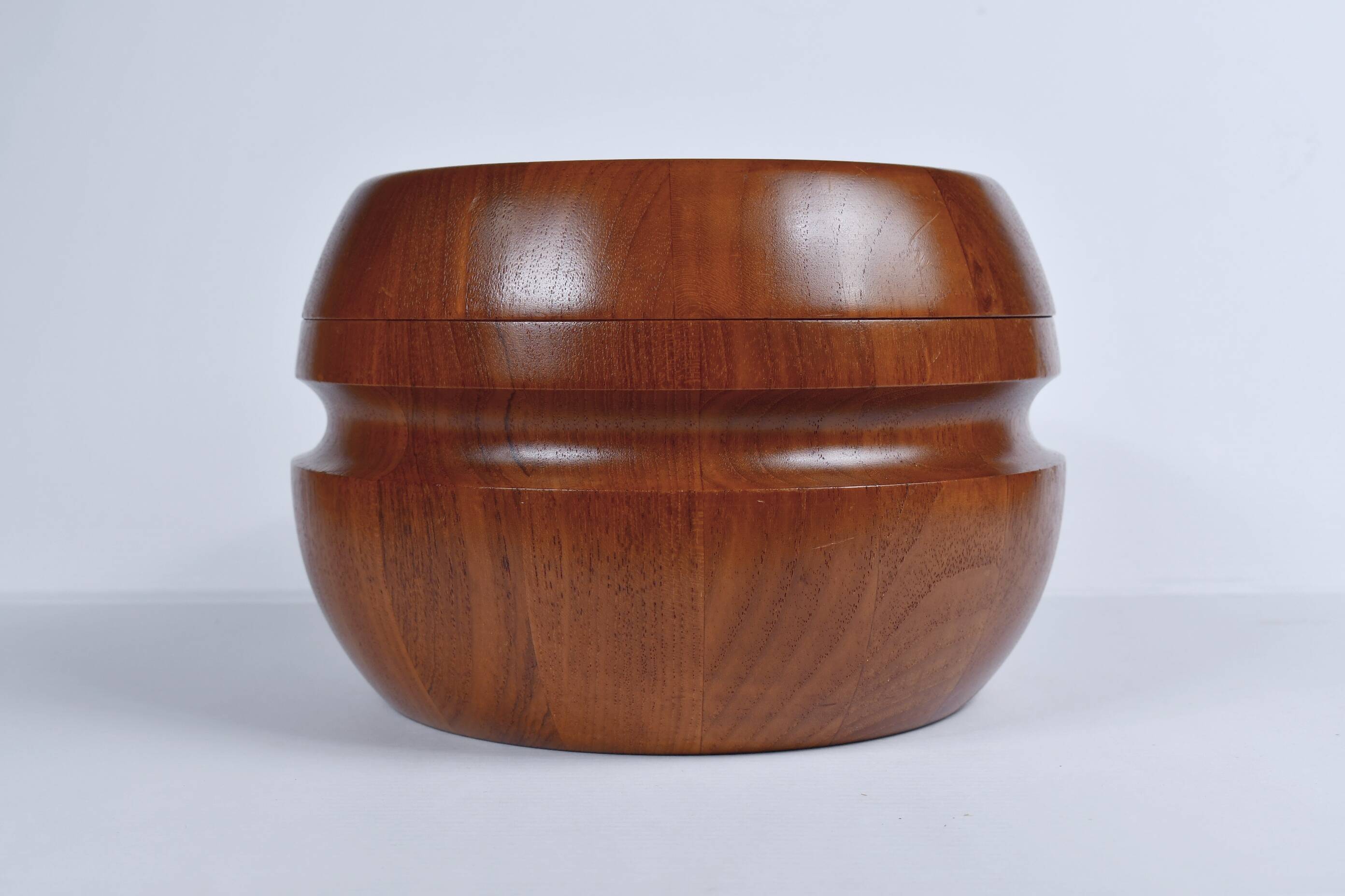 Solid teak bowl with lid. Denmark 1960s (2)