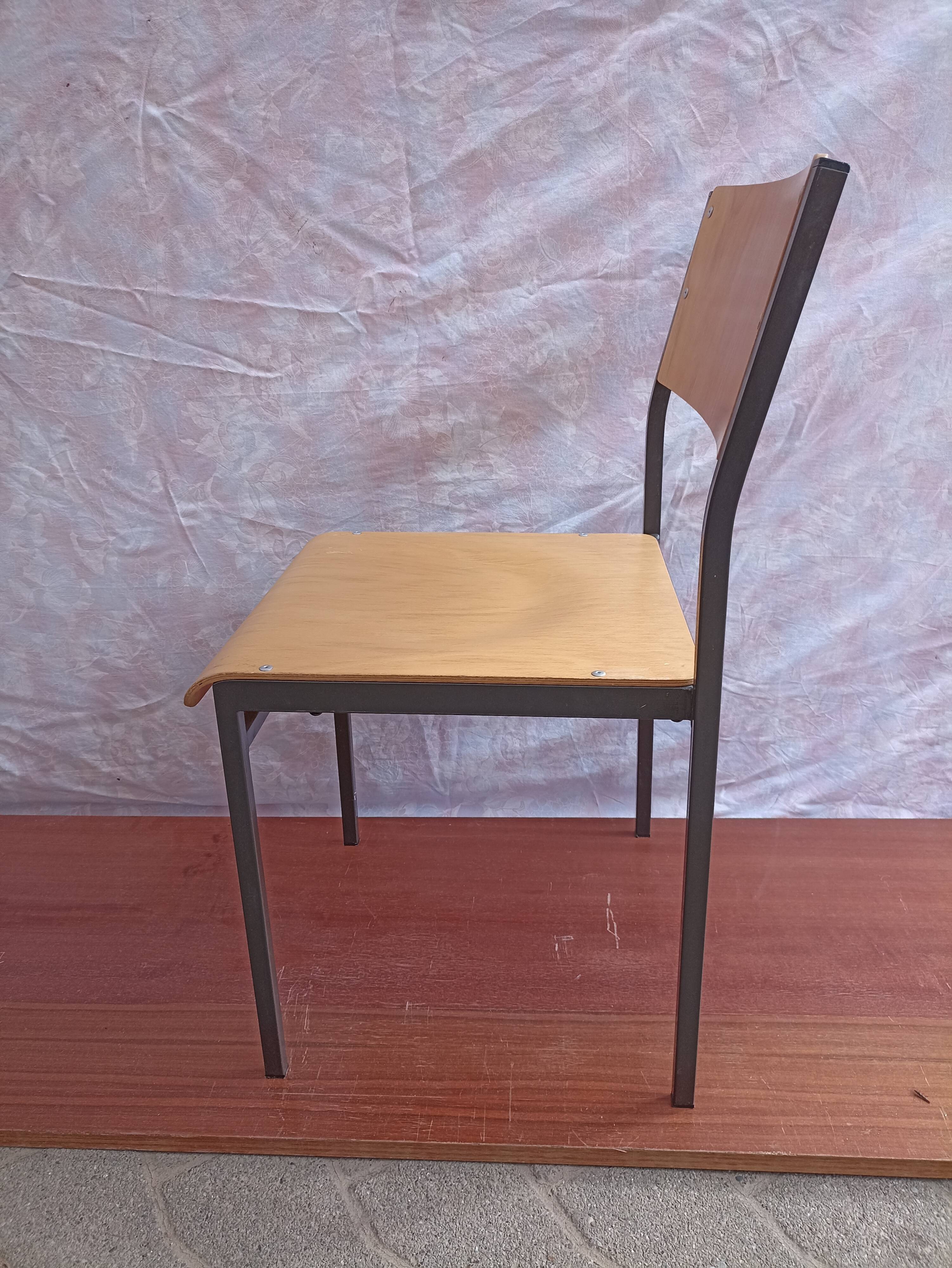 Set of 8 industrial chairs