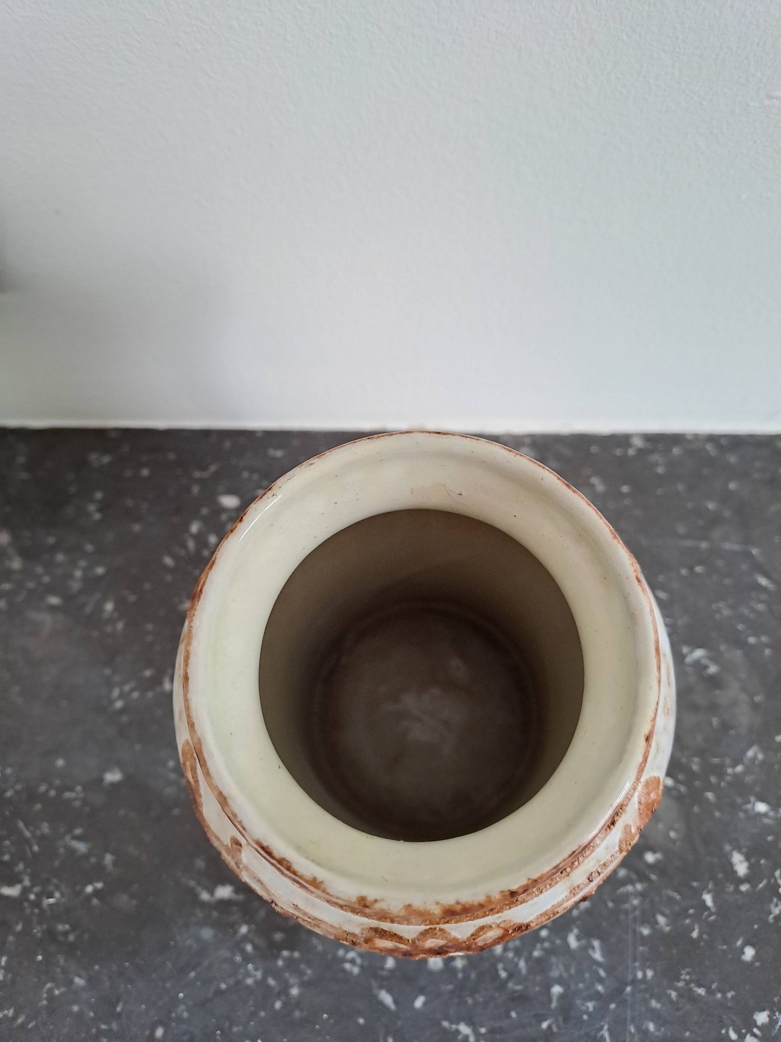 Strehla vase from the 1960s/70s (ex-East Germany). Relief decoration with a lava-like pattern.