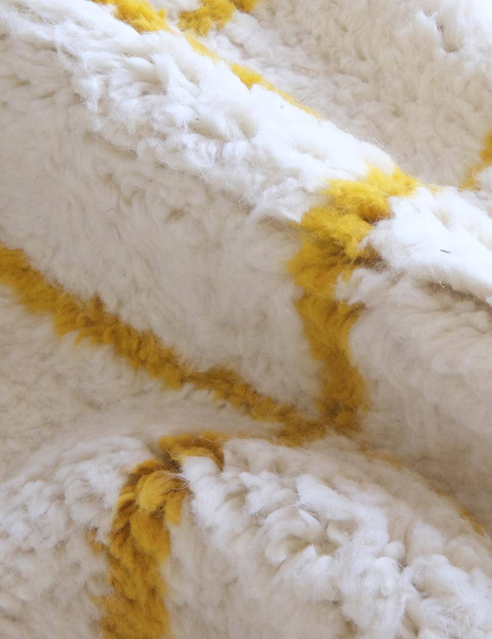 Contemporary Yellow and White Rug - 266 x 215 cm