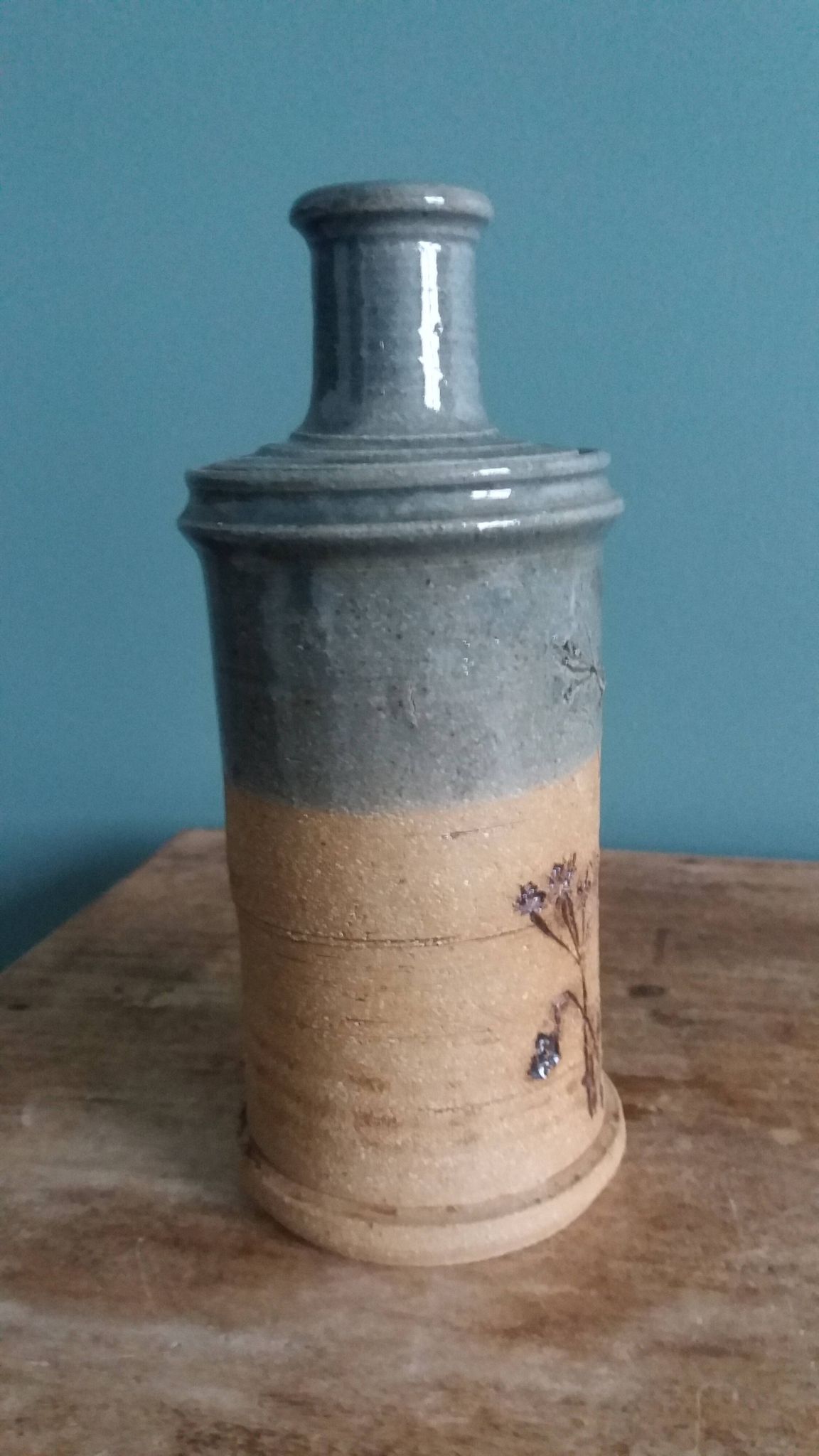 Vase soliflore bouteille en grès décor herbier