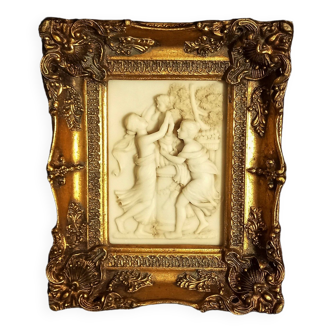 Plaque en Albâtre Avec Scène Mythologique en Relief Dans Cadre en Bois Doré