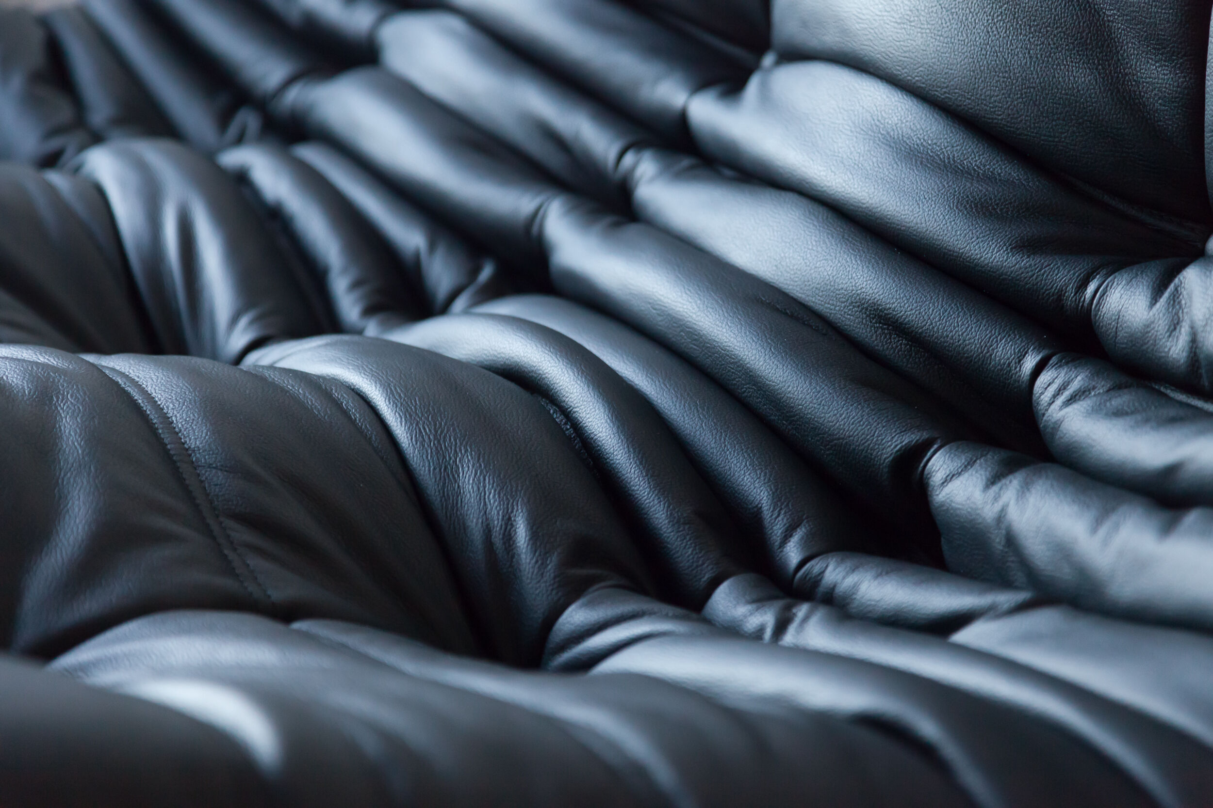 Set Togo leather black model designed by Michel Ducaroy 1973