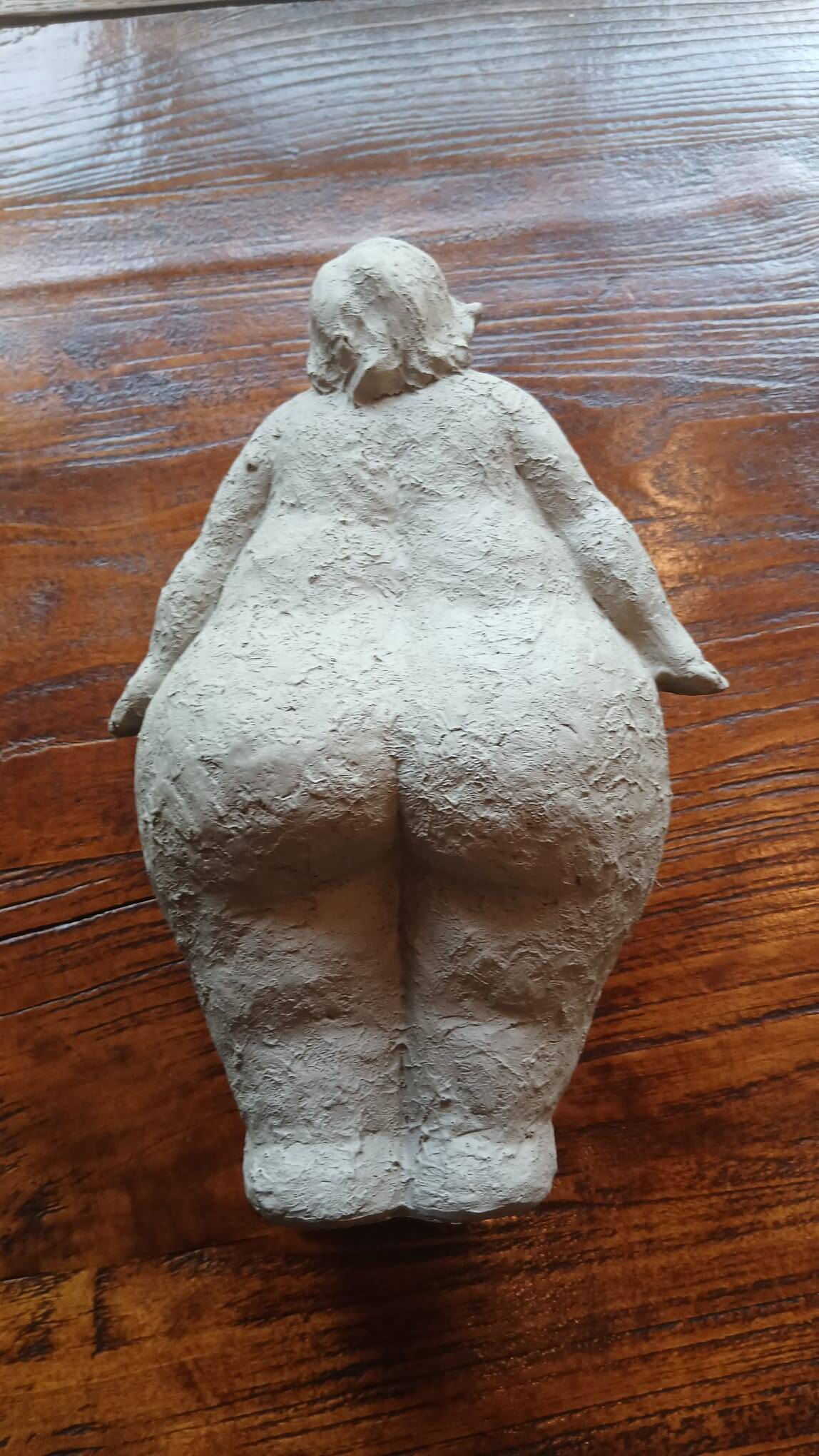 Woman sculpture in Nanas/Botero style