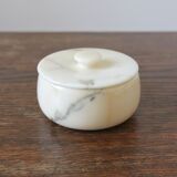 Round box in vintage beige marble