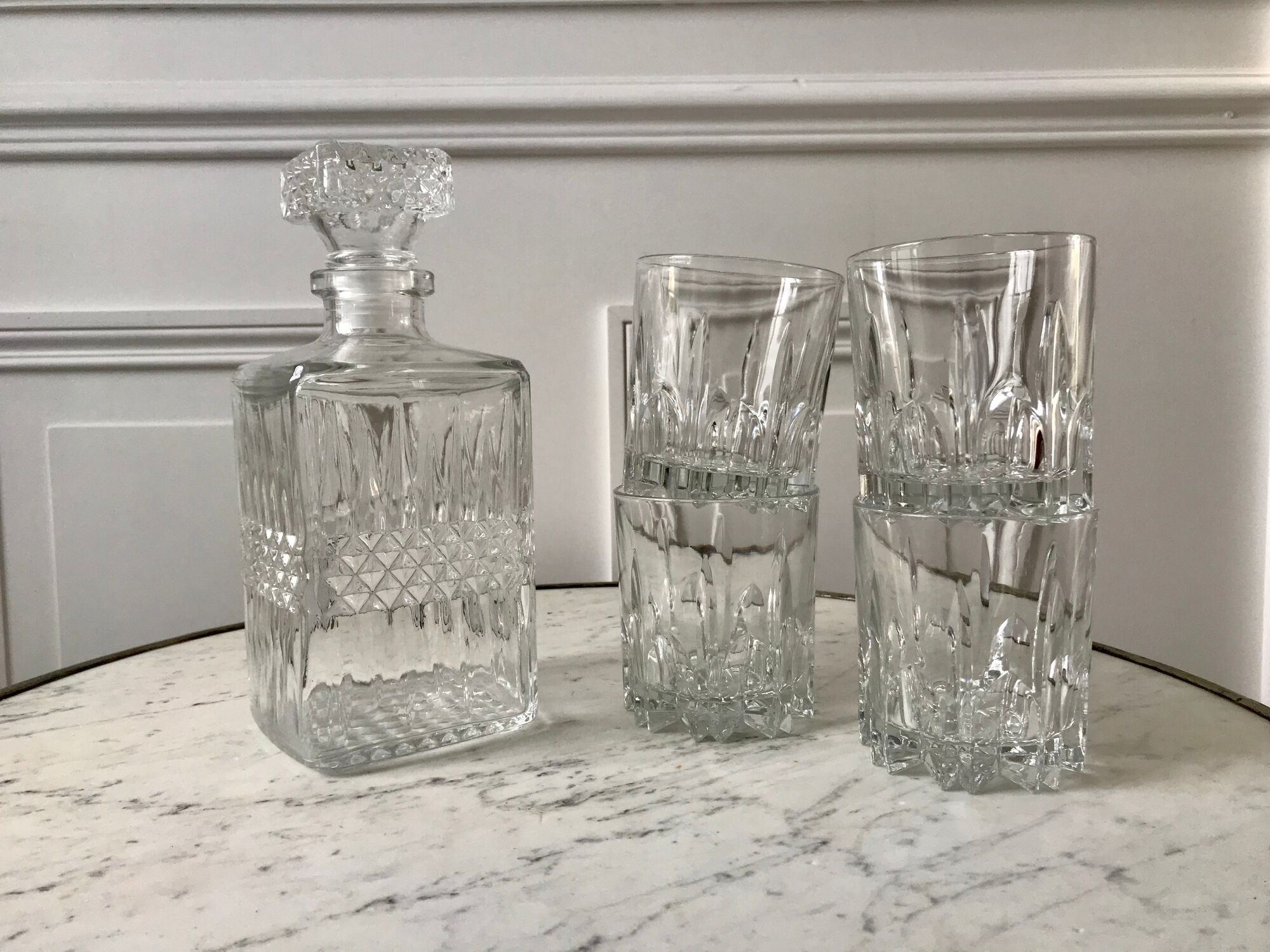 Set of a decanter and 4 vintage whiskey glasses 70s