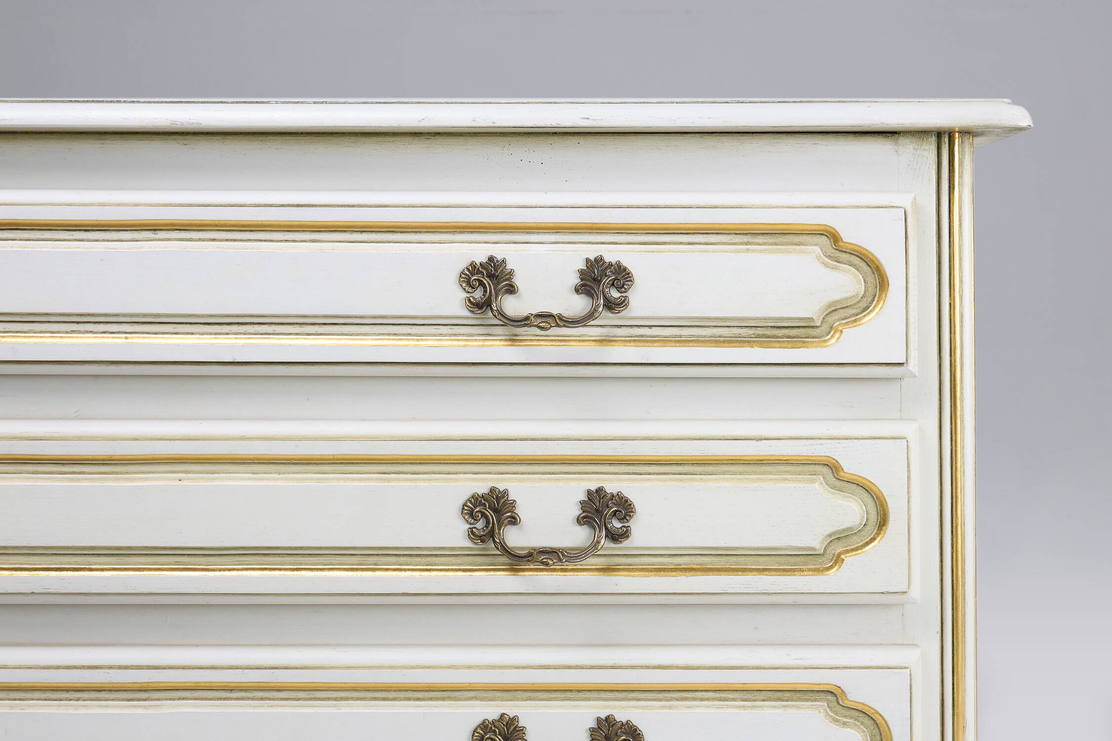 French 20th Century Louis XV chest of drawers