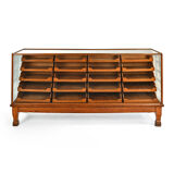 20 drawer shirt display