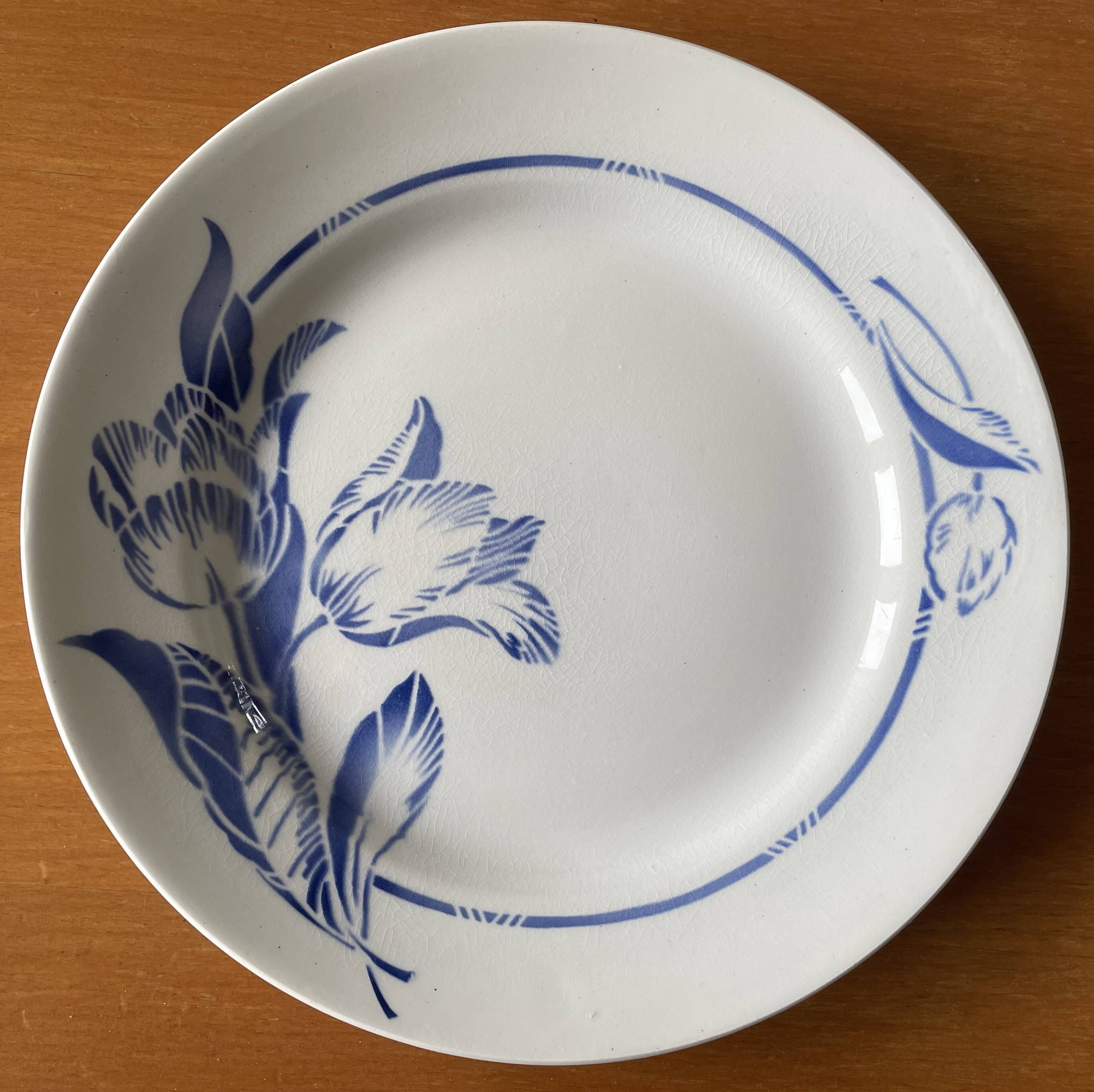 6 antique flat plates in Saint-Amand earthenware (Nord)
