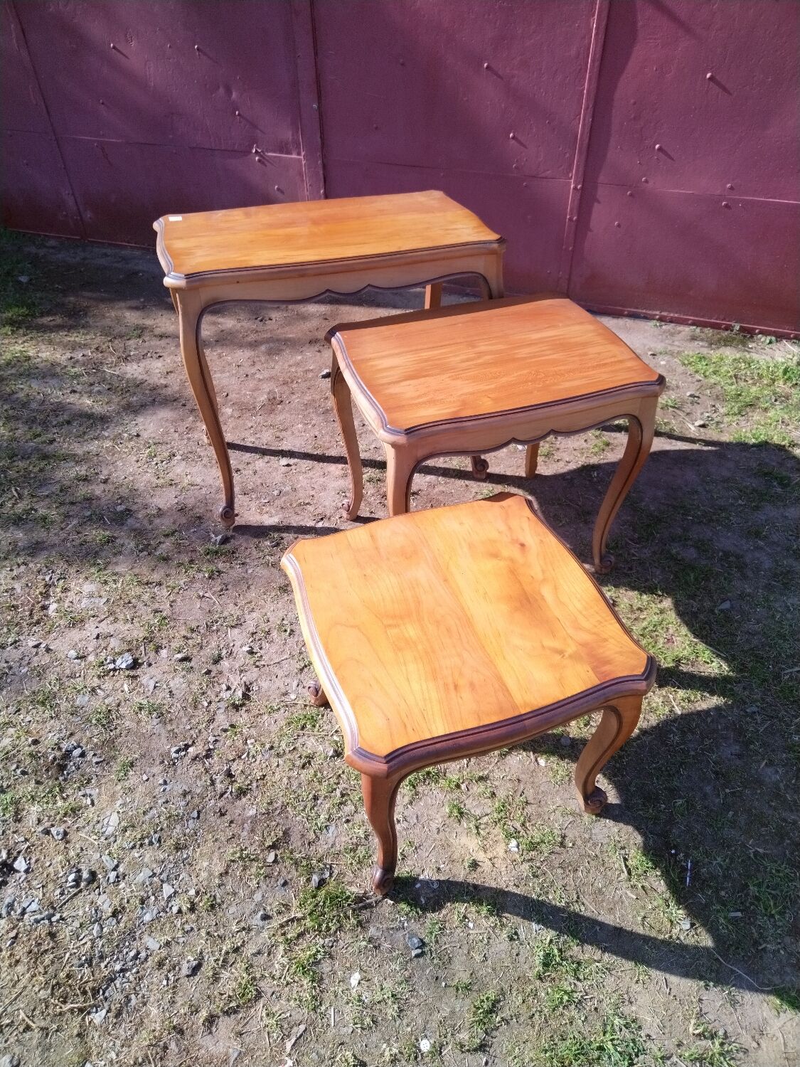 Louis XV style trundle table