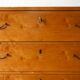 Commode vintage scandinave en loupe de bouleau