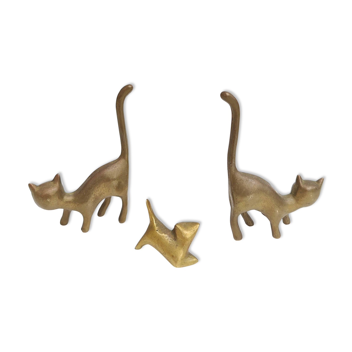 Couple brass cats and their baby cat