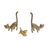 Couple brass cats and their baby cat