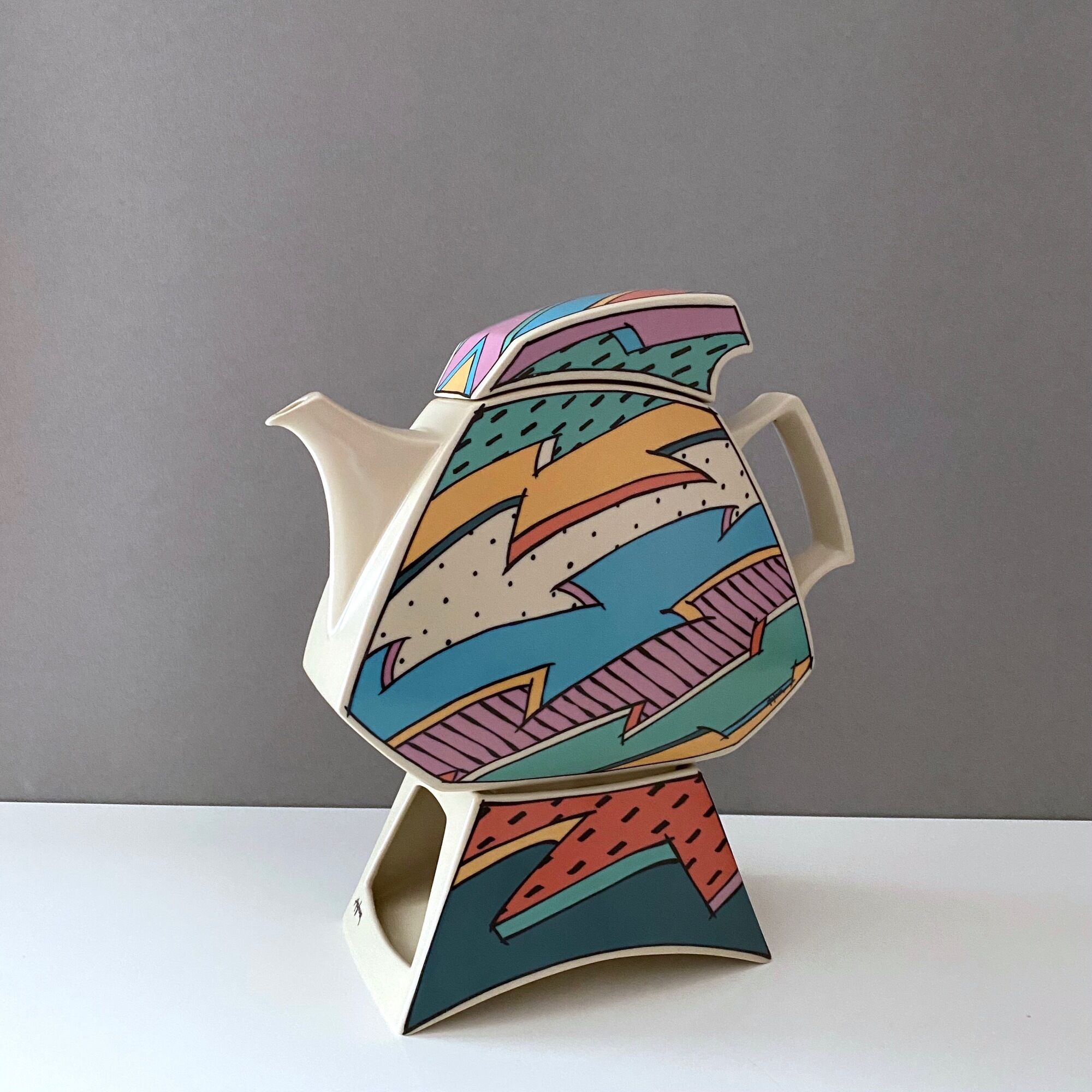 Rosenthal Flash One teapot by Dorothy Hafner with warmer, 80's