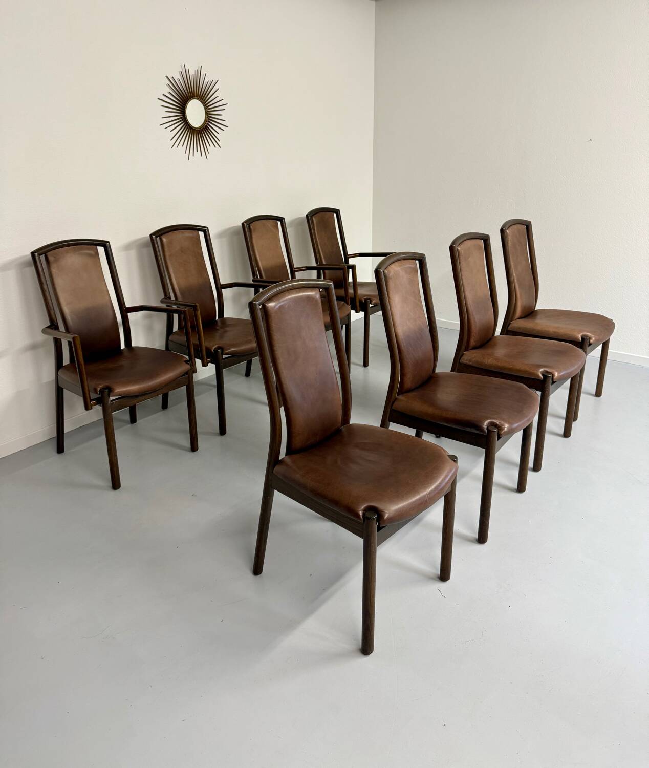 Set of 8 wooden and thick leather armchairs, Girsberger design, 80s
