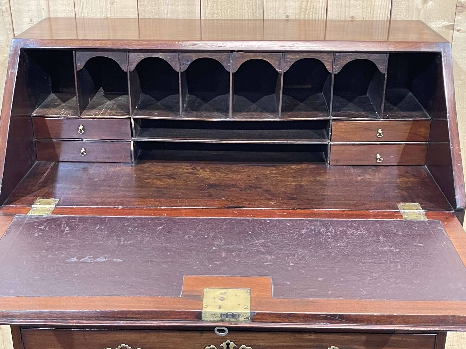 English donkey desk in Georgian style dating from the 19th century in mahogany and oak