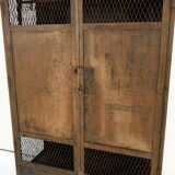 Armoire industrielle d’usine du XIXe siècle