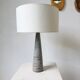 Lampe de table céramique bleue style 1950