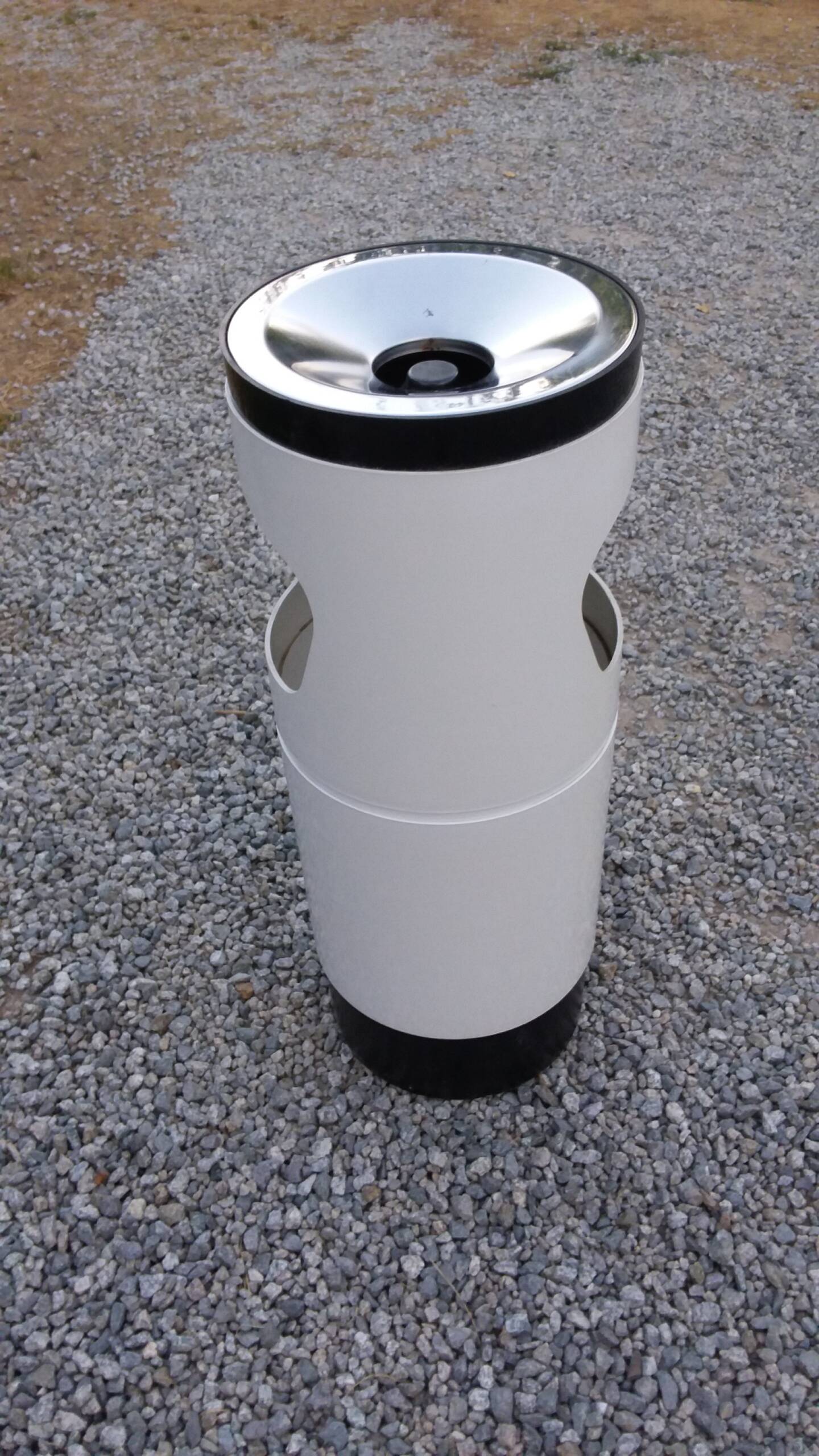 Designer umbrella ashtray by Jean René Talopp, Manade Samp collection