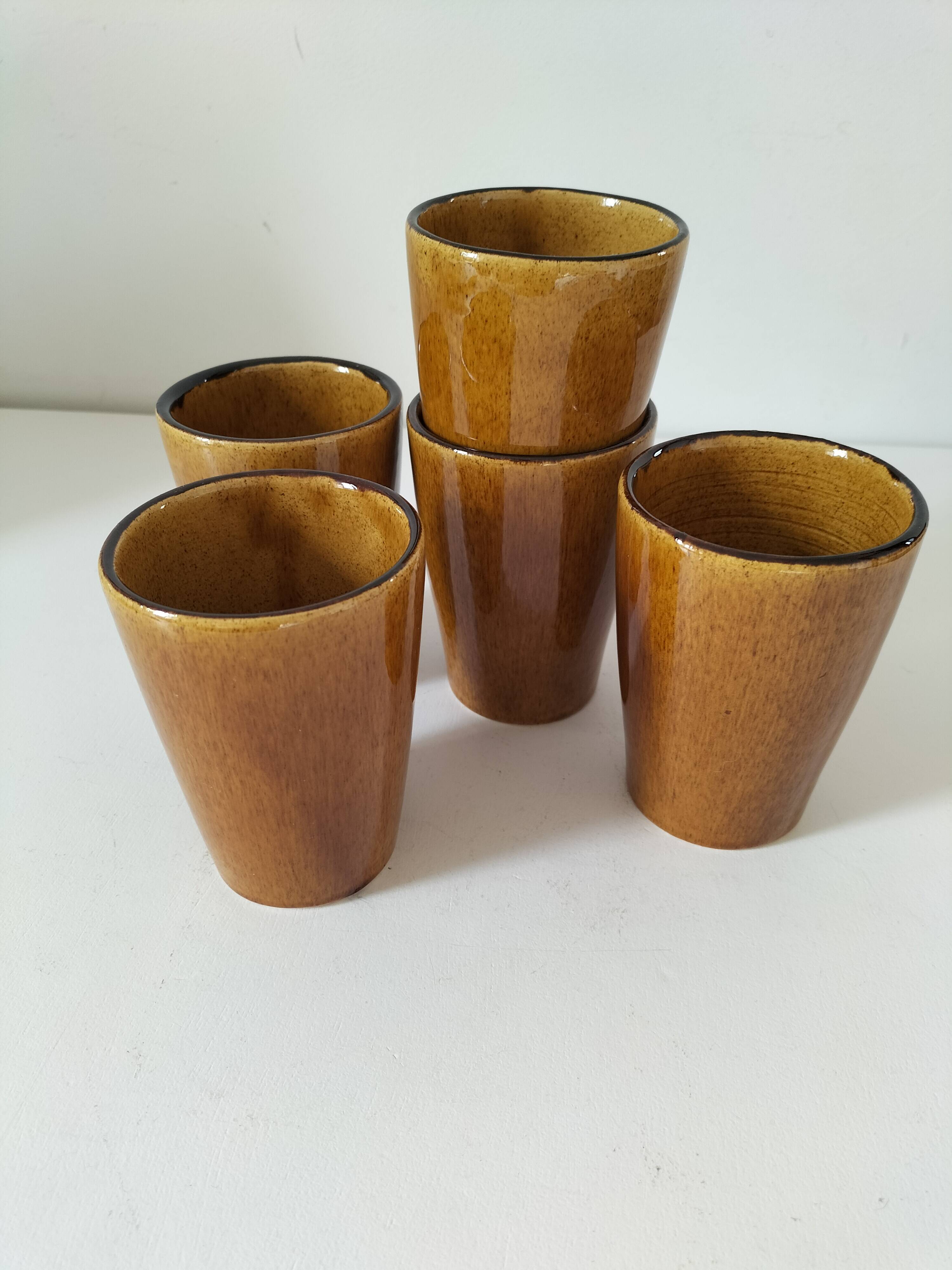 5 vintage caramel glazed stoneware cups, 70s crafts